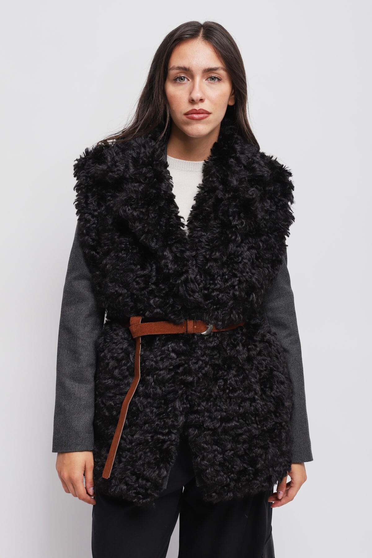 Gilet In Ecopelliccia Con Cintura Maryley