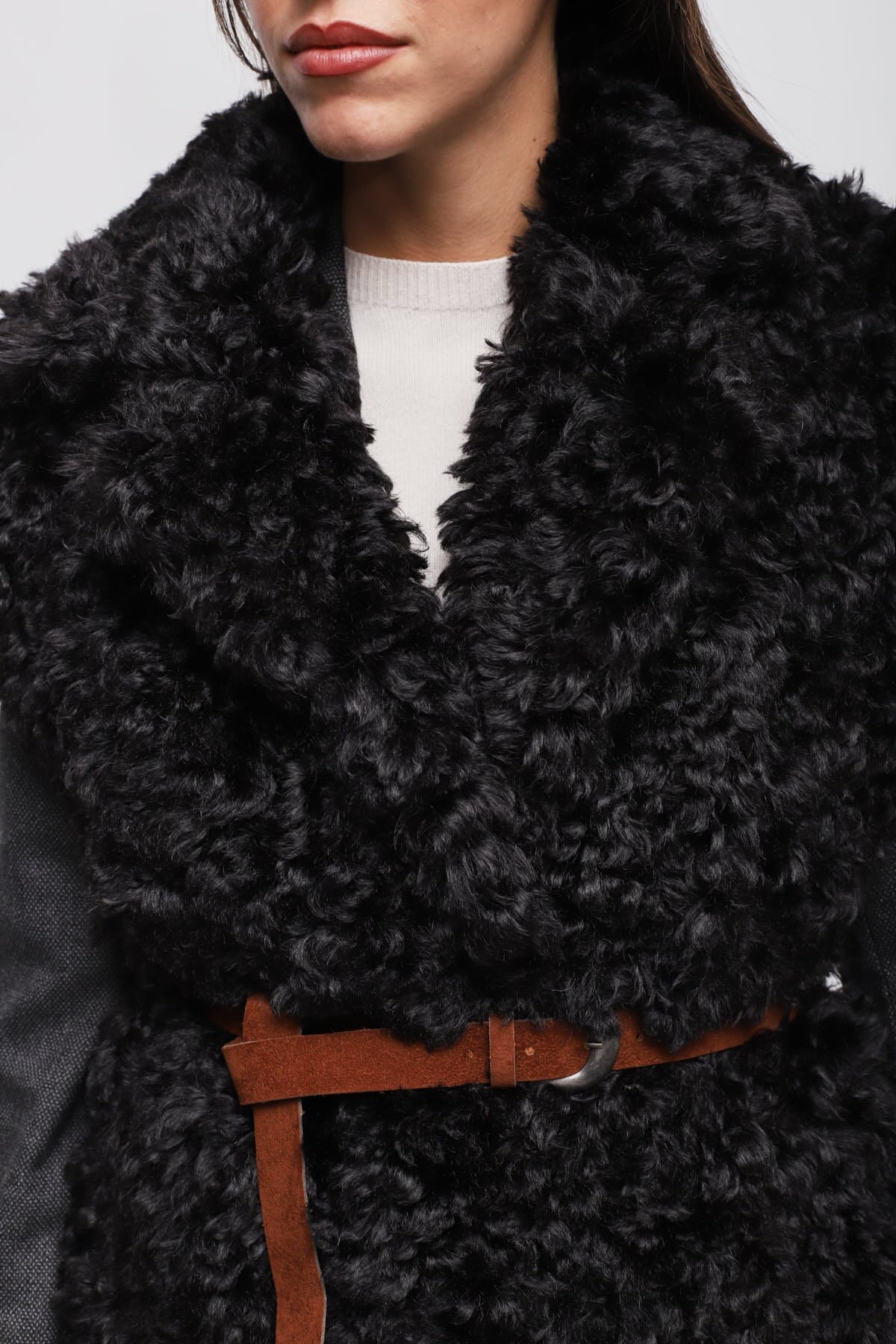 Gilet In Ecopelliccia Con Cintura Maryley