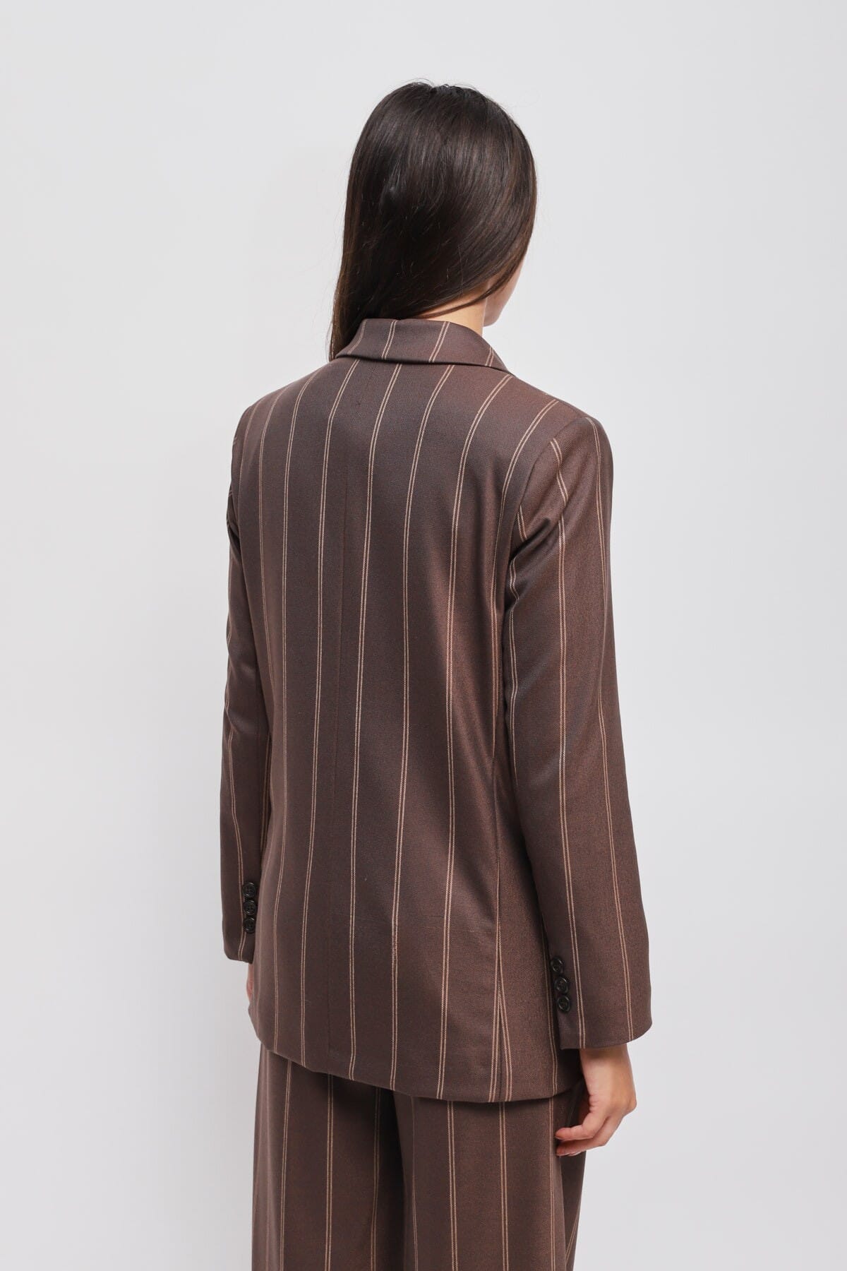 Giacca Doppiopetto Gessata Con Spilla Maryley