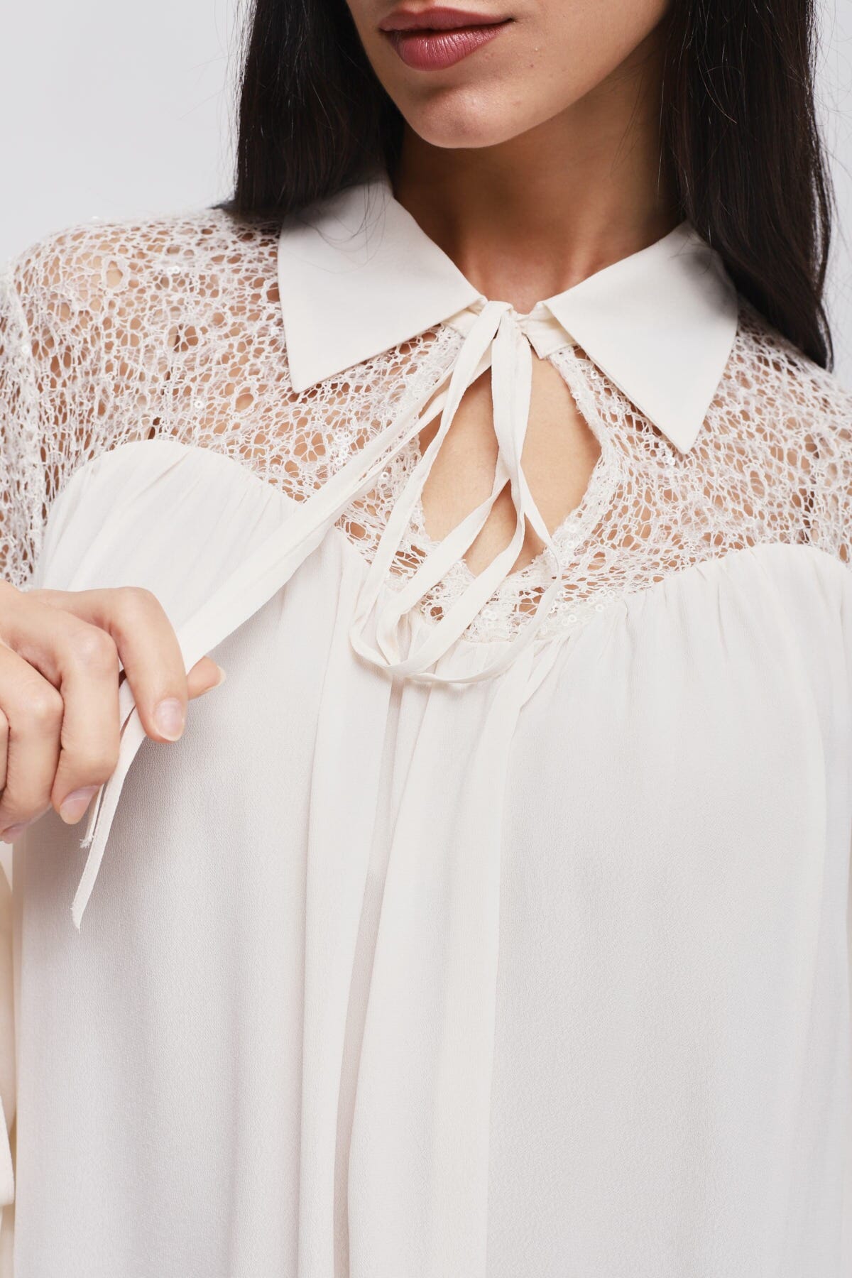 Blusa In Viscosa Con Laccio Maryley