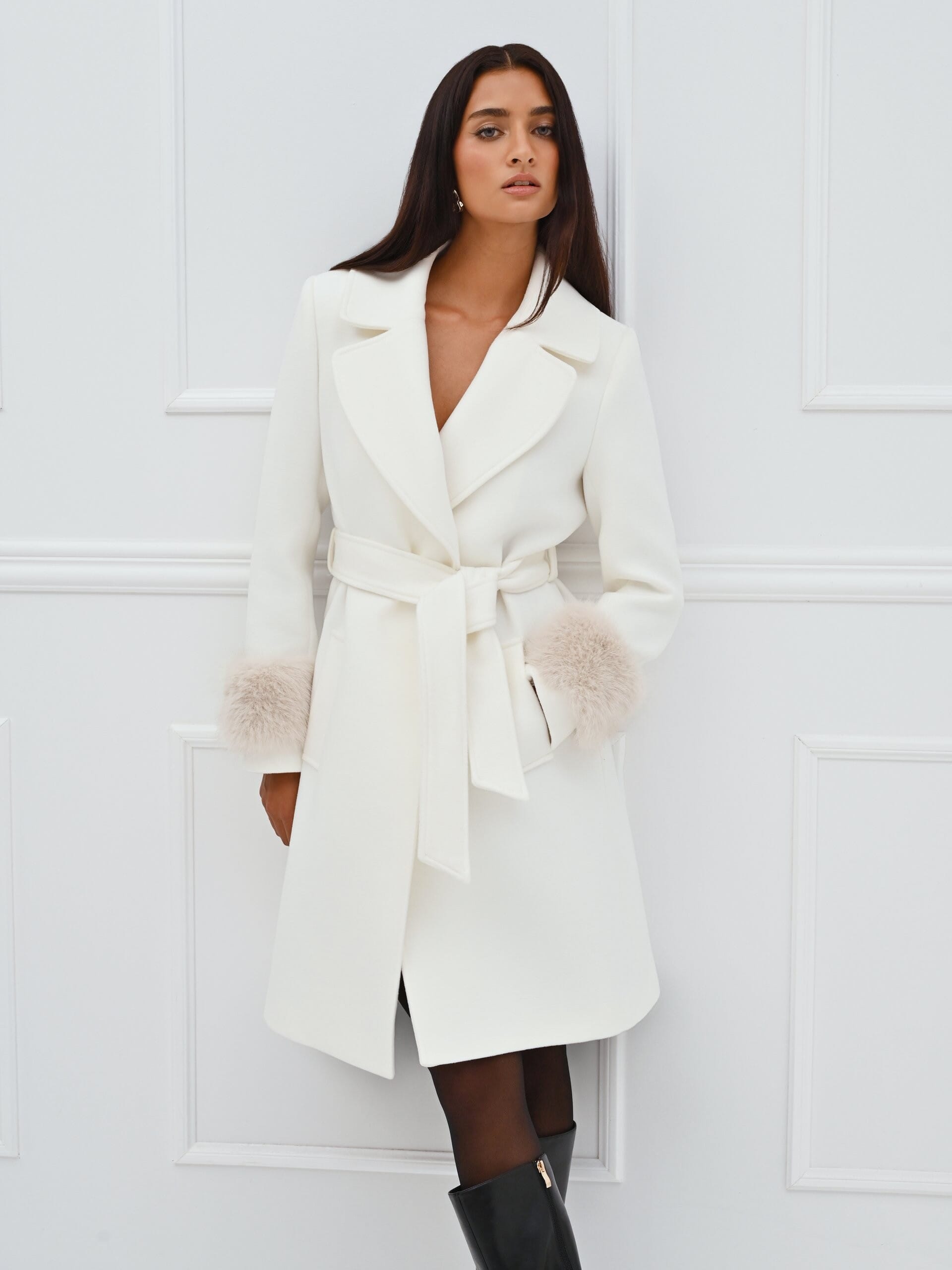 Manteau long en velours avec poignets en fausse fourrure et ceinture coordonnée Rinascimento