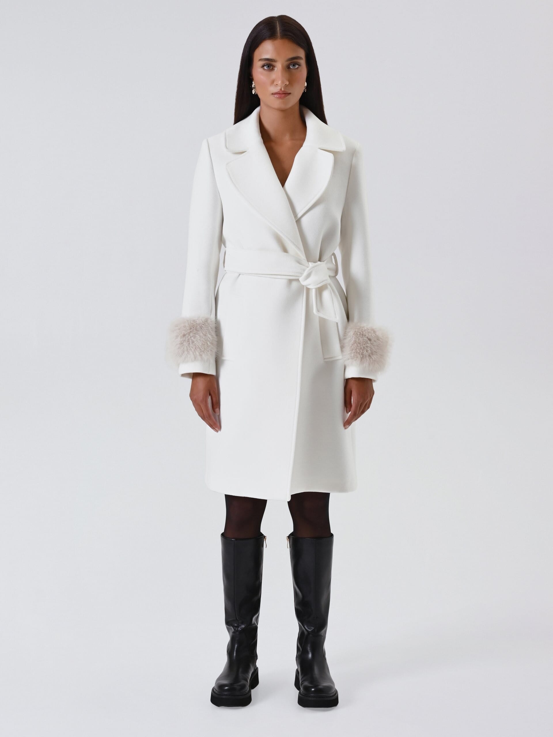 Manteau long en velours avec poignets en fausse fourrure et ceinture coordonnée Rinascimento