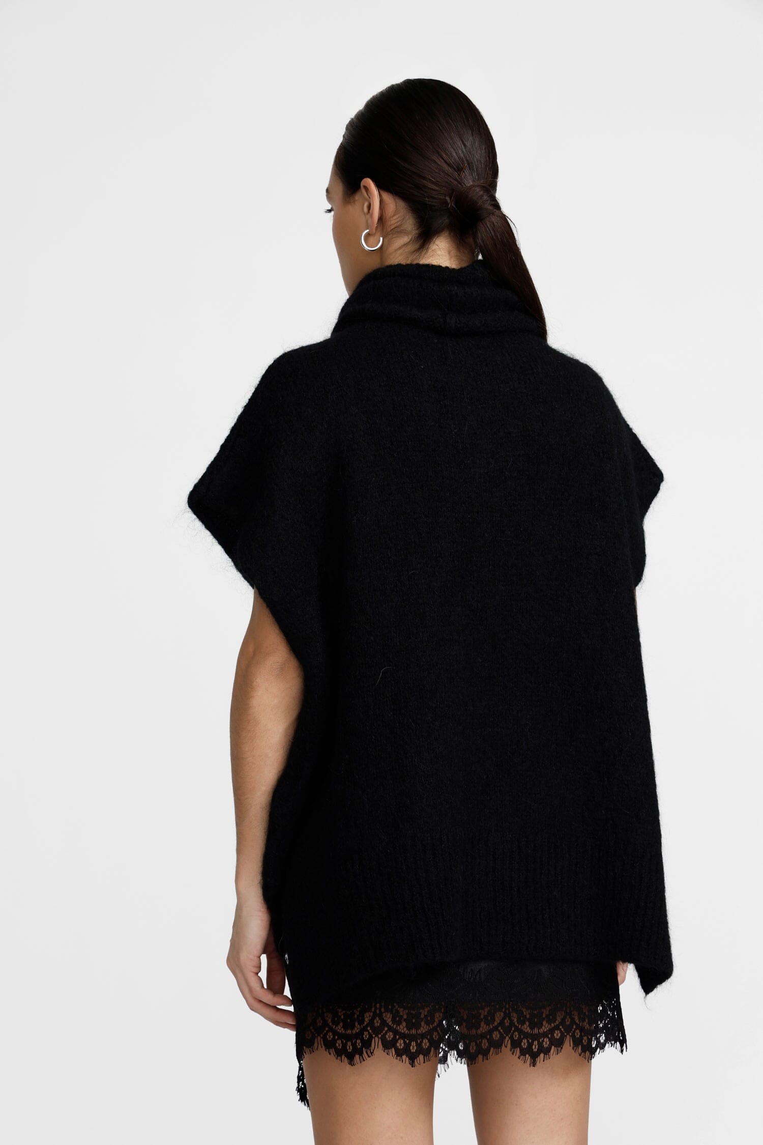 Maglione Smanicato Collo Alto Vestibilità Morbida Dixie