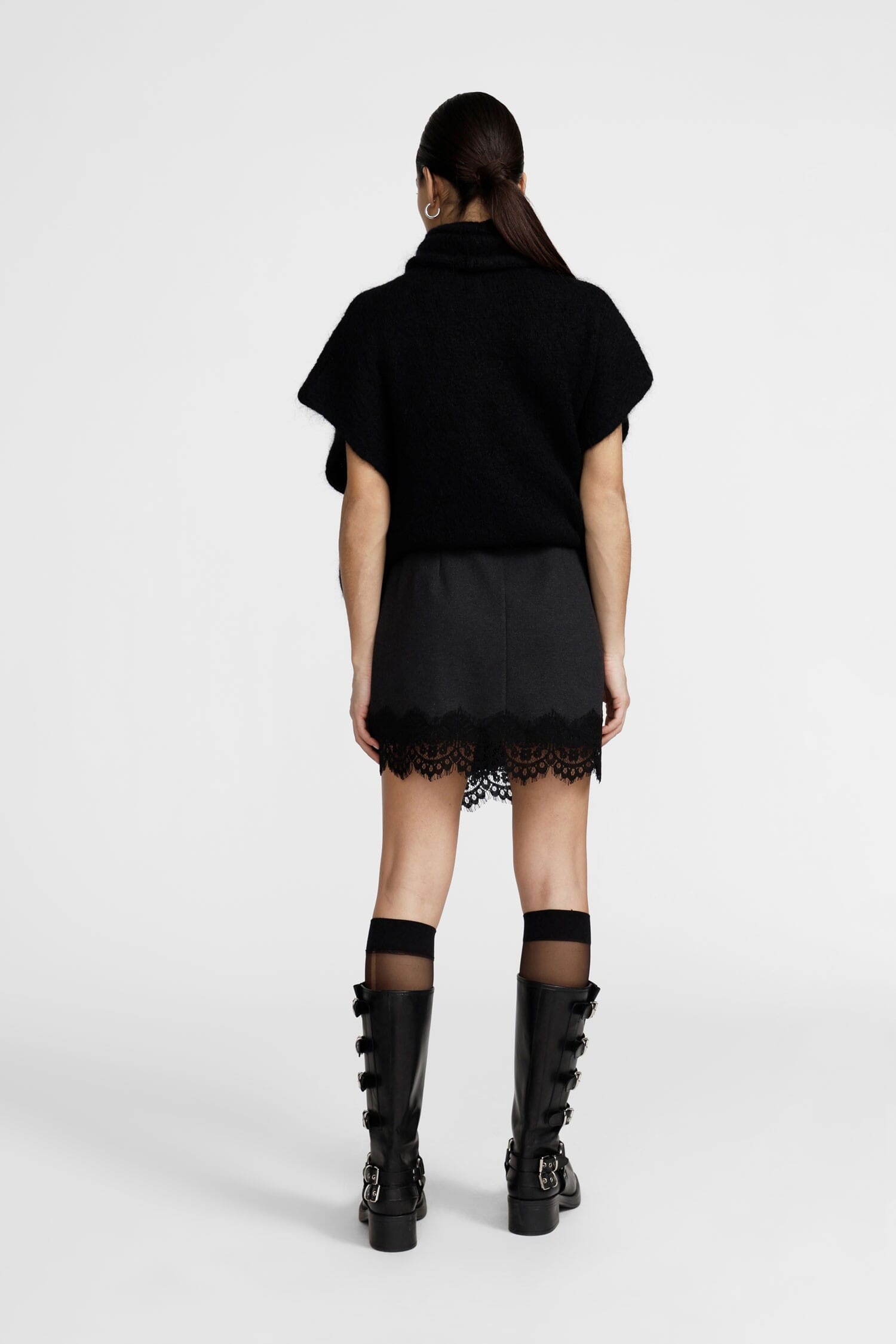 Gonna Corta Con Bordo In Pizzo Traforato Dixie