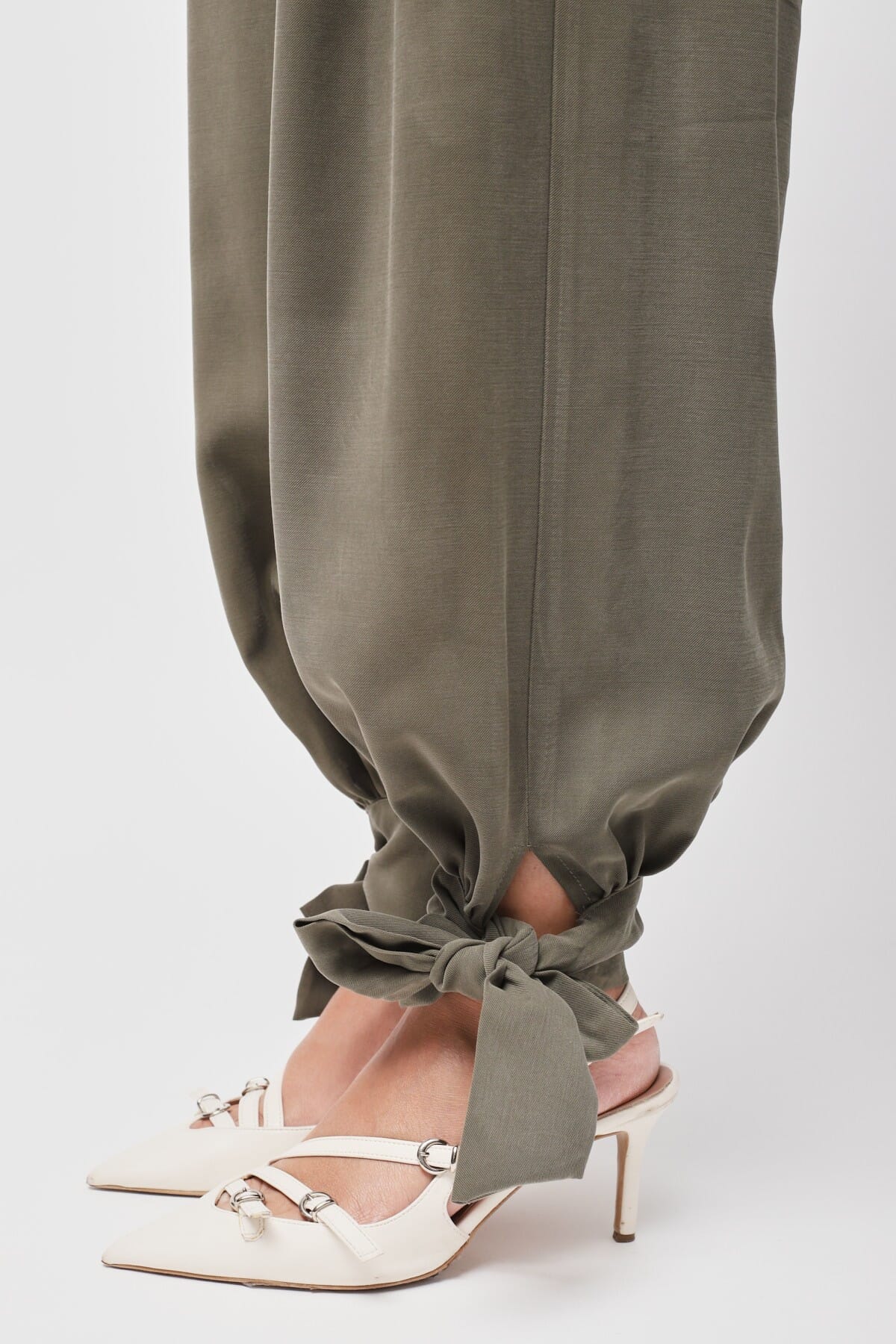 Pantaloni In Viscosa Con Fiocco Sul Fondo Maryley