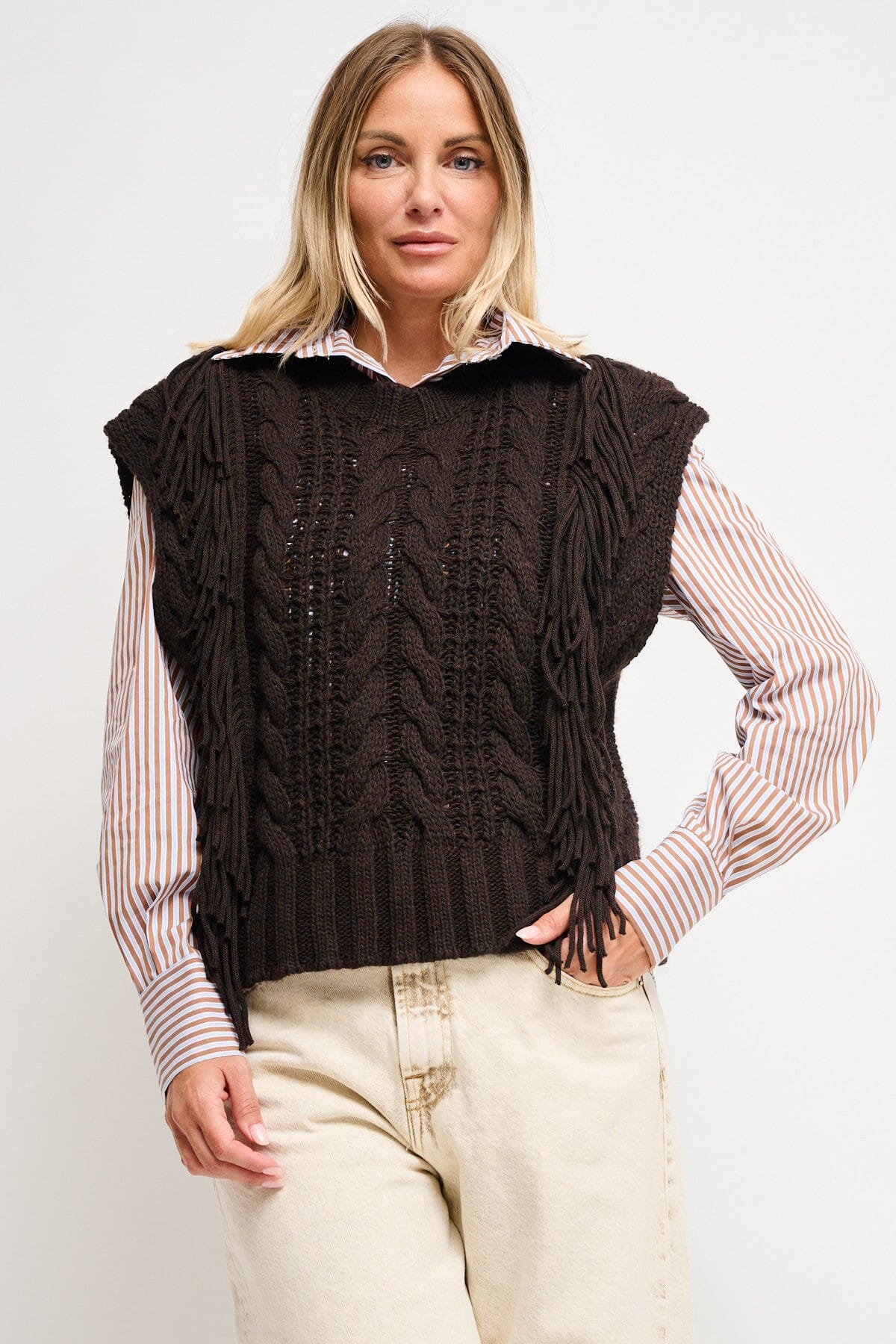 Maryley Knitted Vest With Fringes