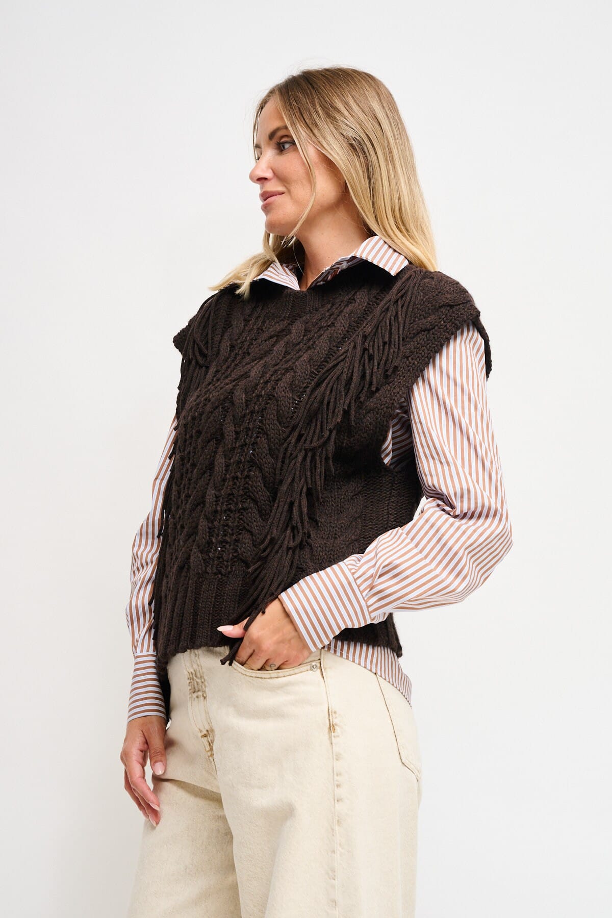 Maryley Knitted Vest With Fringes
