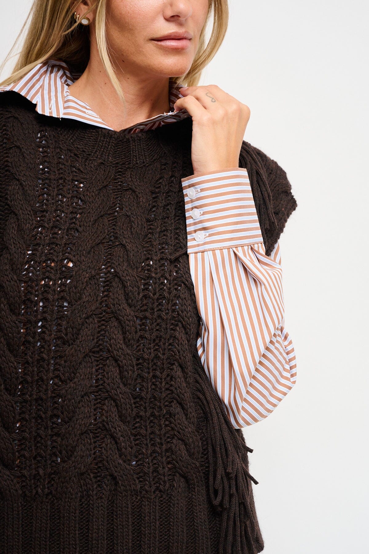 Maryley Knitted Vest With Fringes