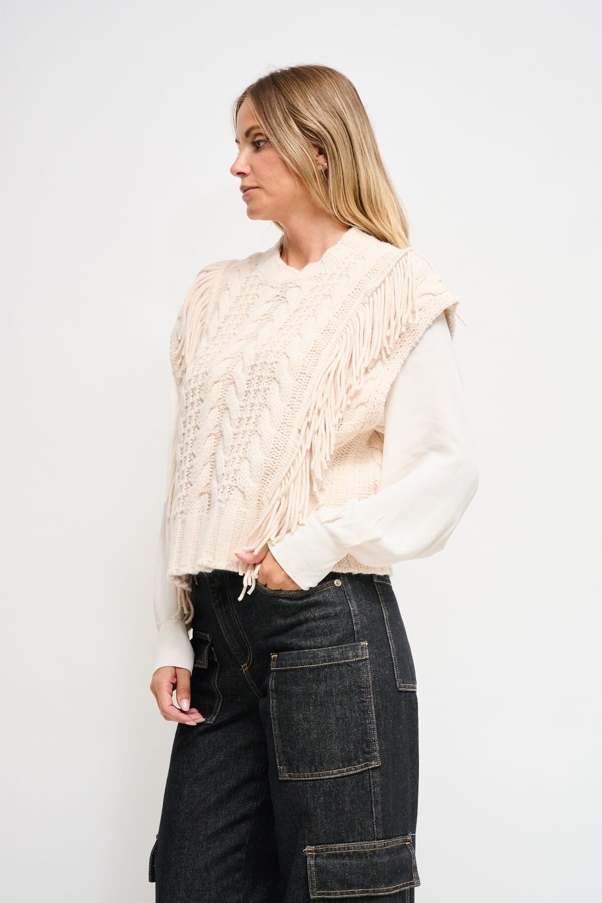 Maryley Knitted Vest With Fringes