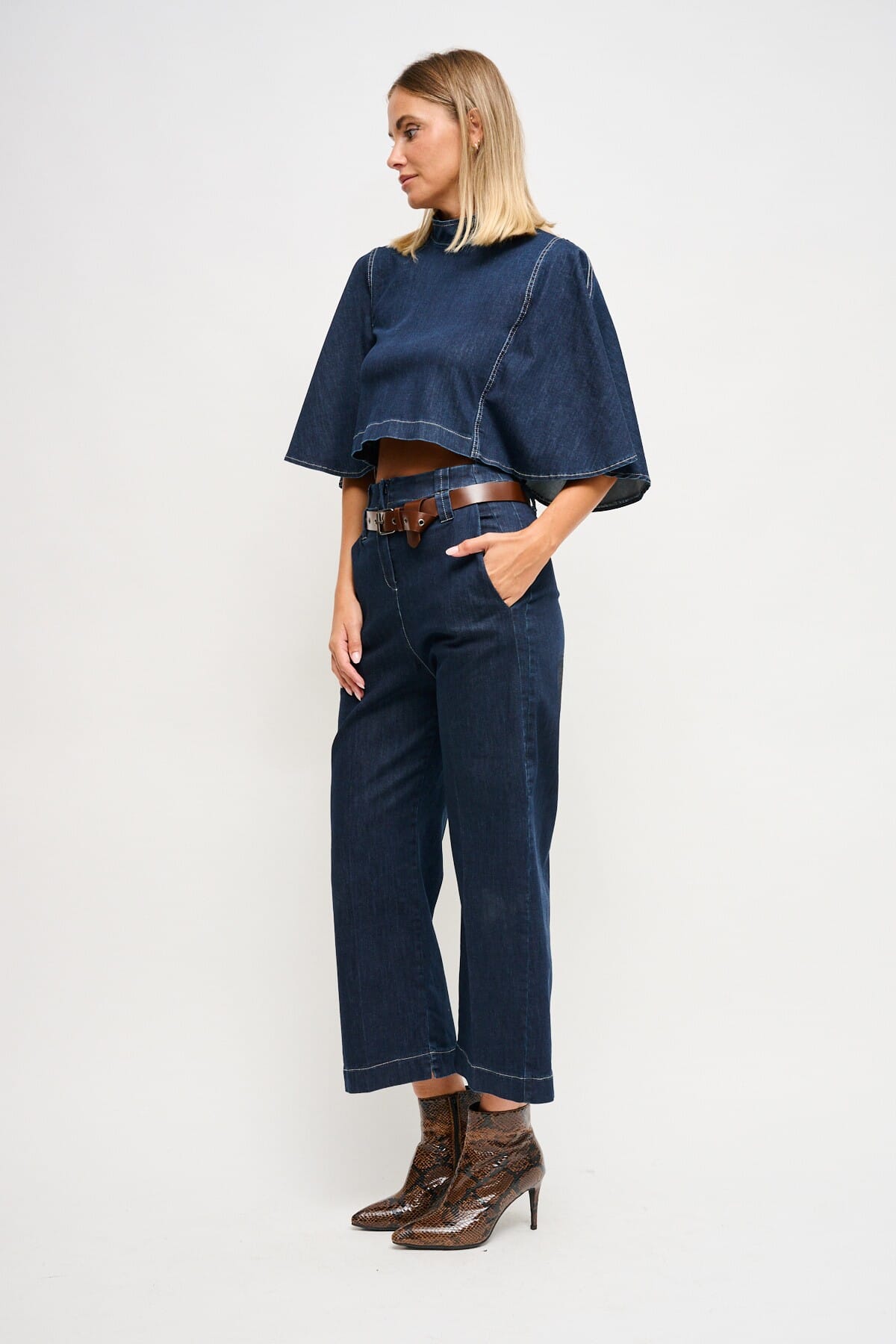 High Waisted Jeans With Maryley Belt