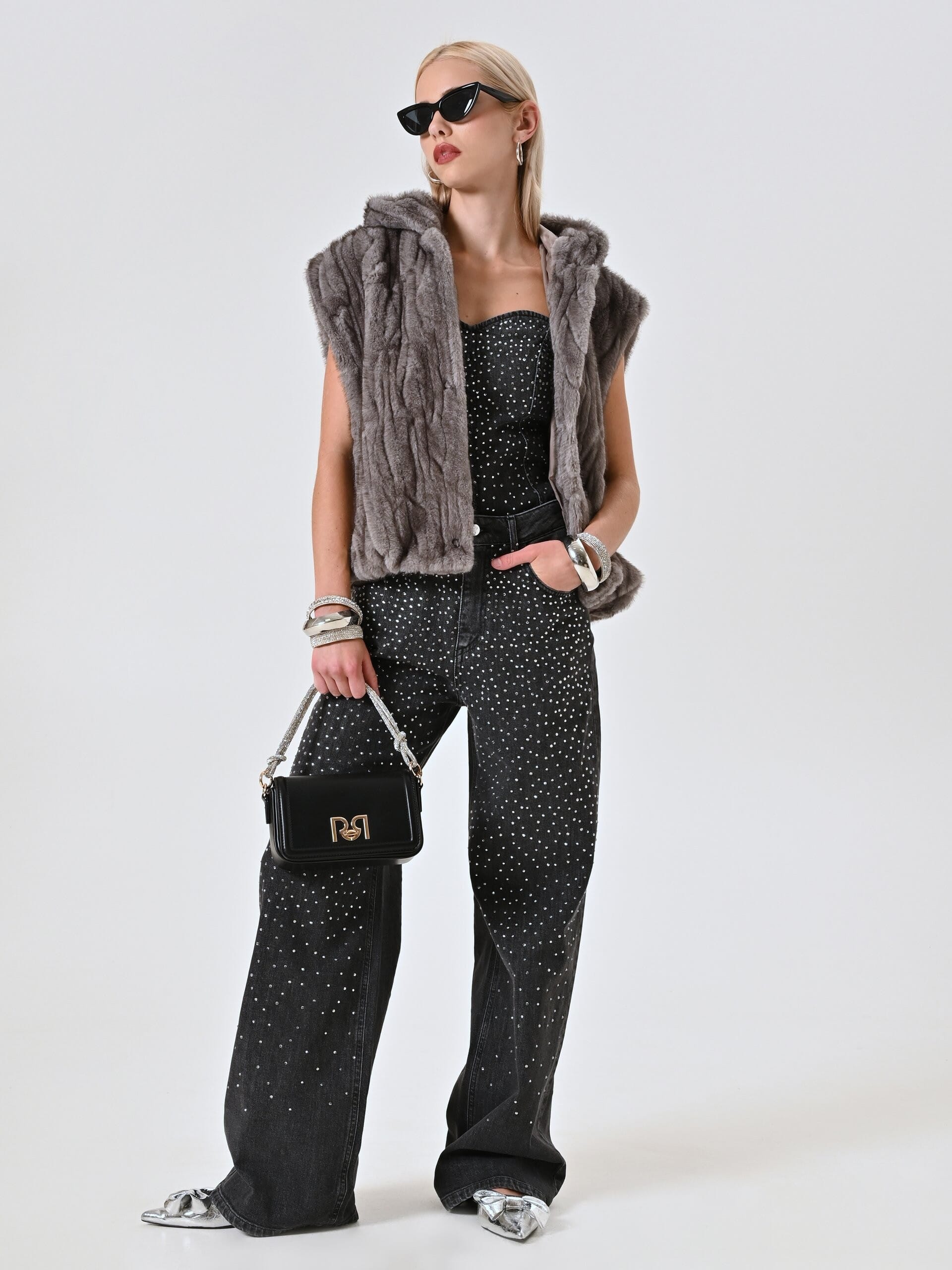 Cappotto Ampio Smanicato Con Cappuccio In Pelliccia Sintetica Rinascimento