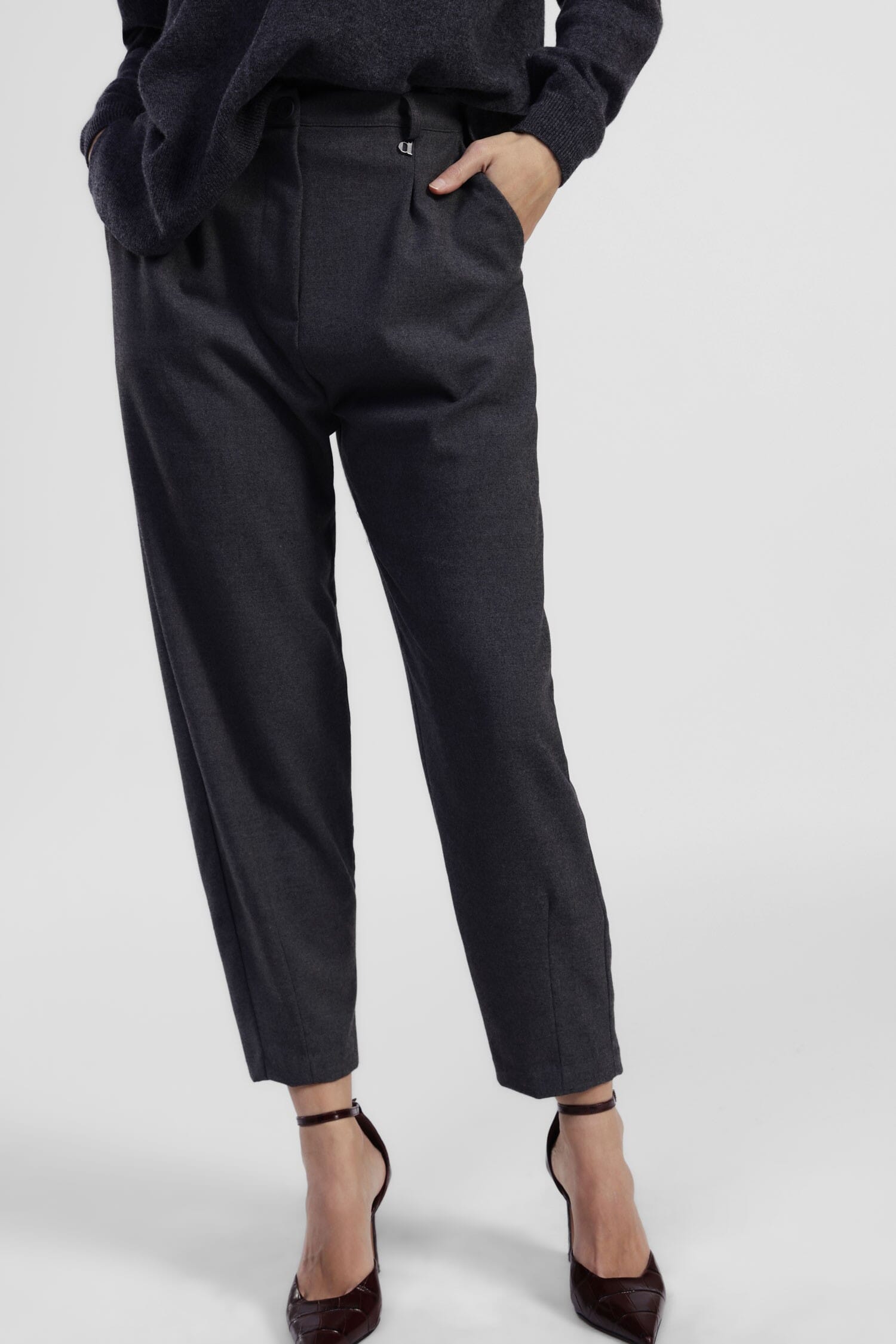 Pantaloni Con Pince E Gamba Cropped Dixie