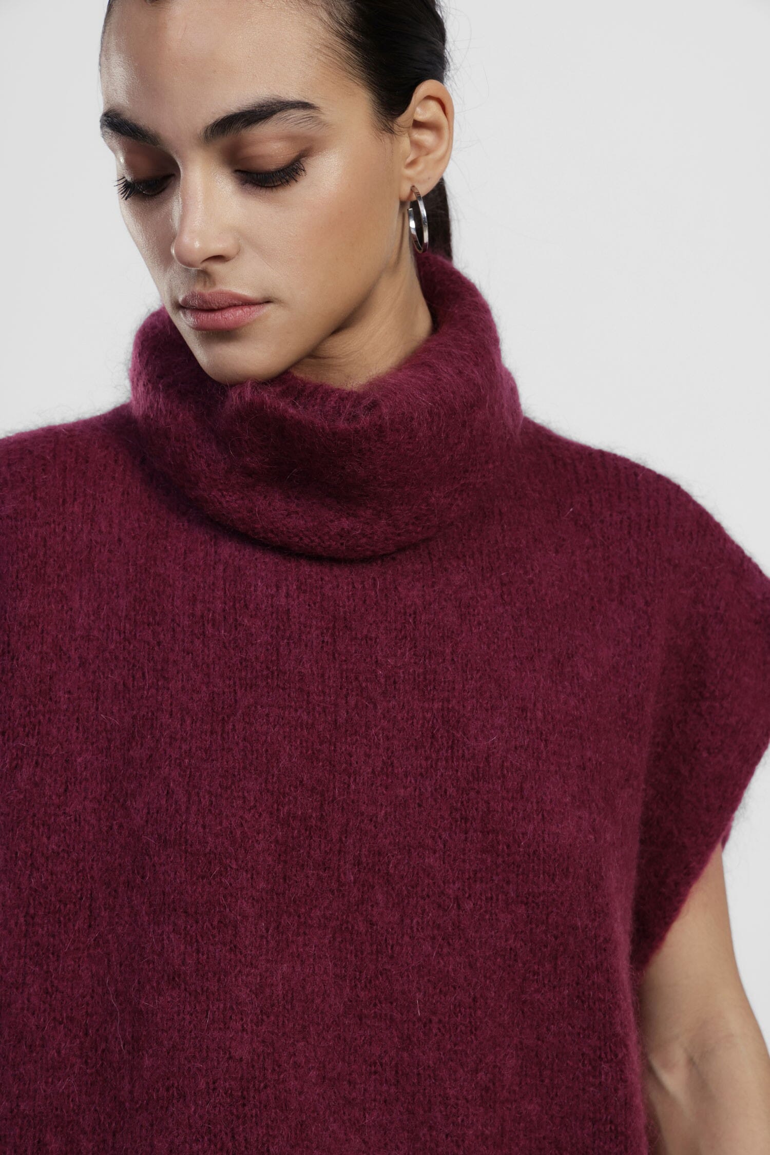 Maglione Smanicato Collo Alto Vestibilità Morbida Dixie