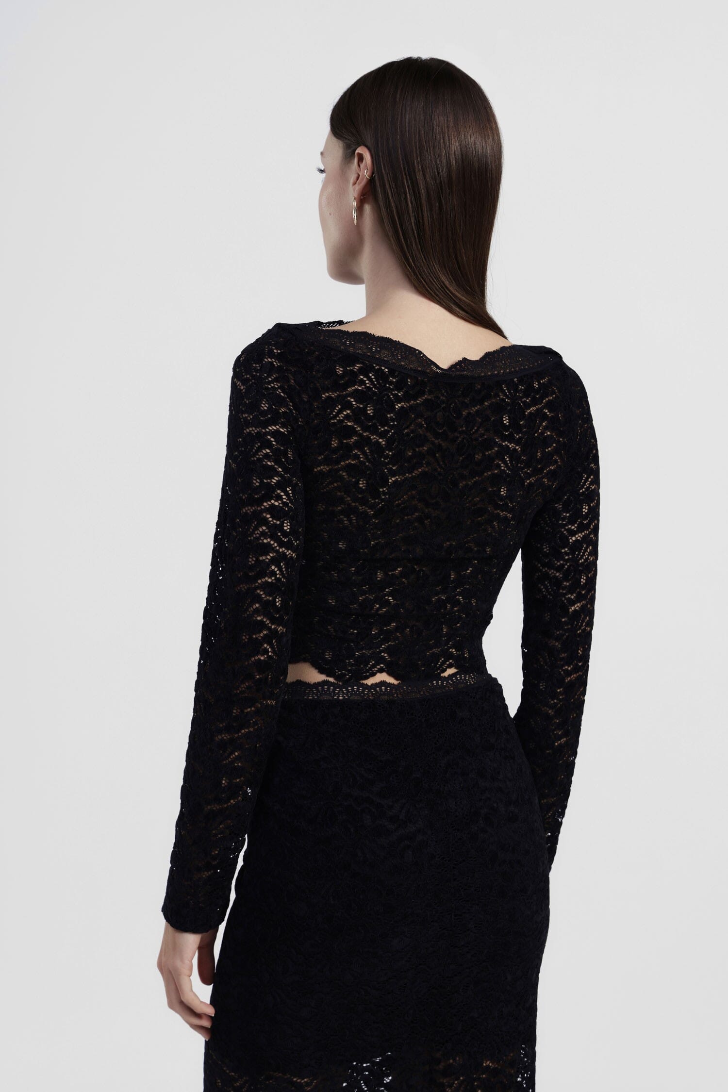 Top à manches longues en dentelle avec encolure large Dixie