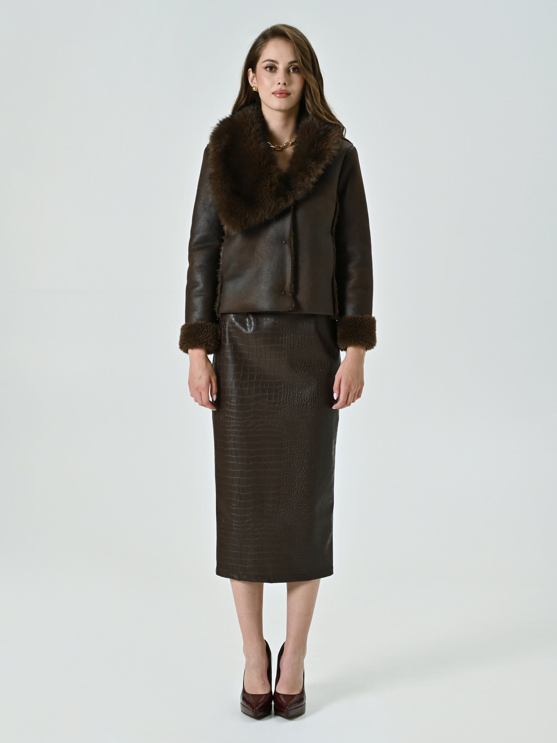 Cappotto Corto Simil Montone Con Collo E Polsini In Pelliccia Sintetica Rinascimento