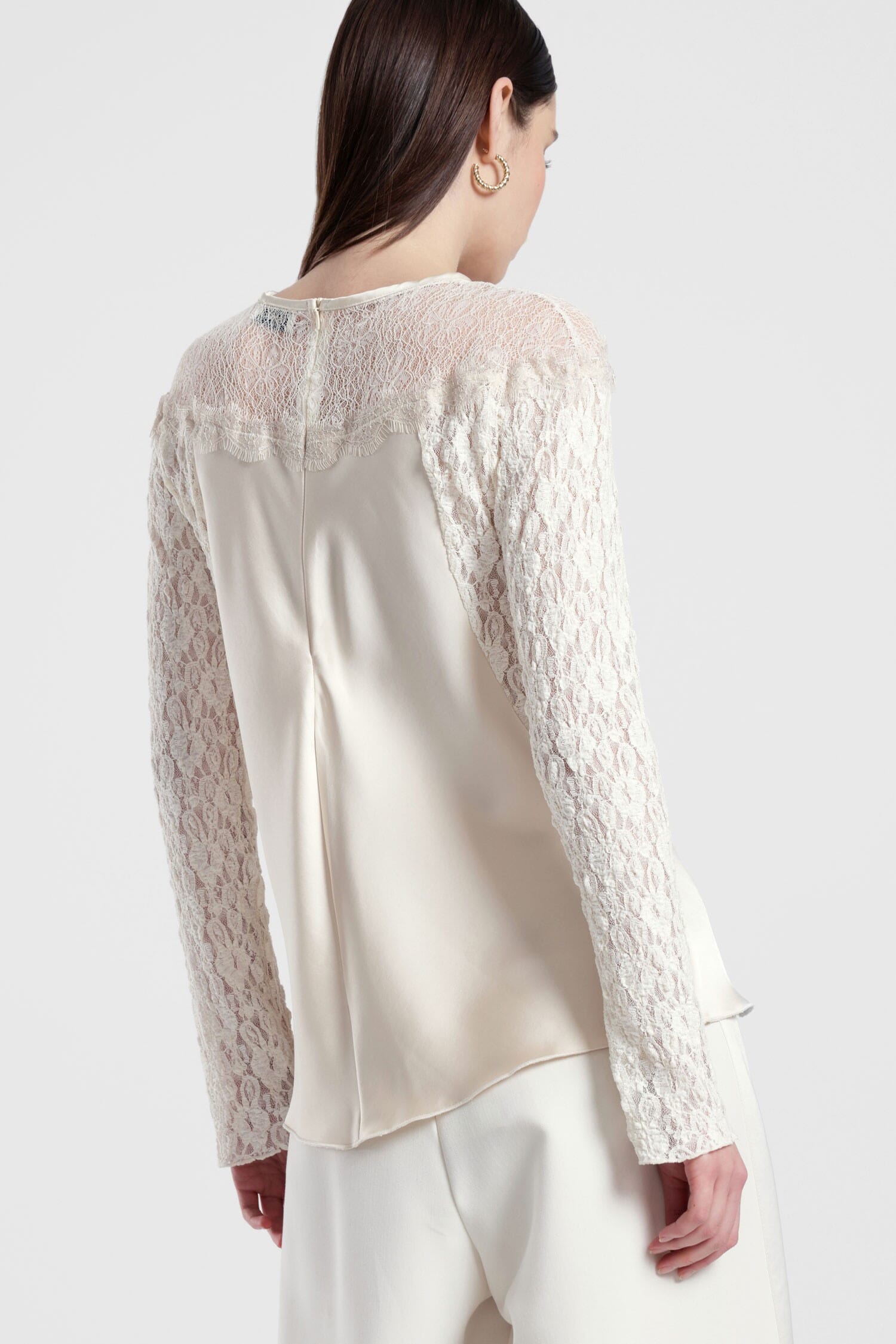 Blusa Con Maniche In Pizzo E Scollo Tondo Dixie