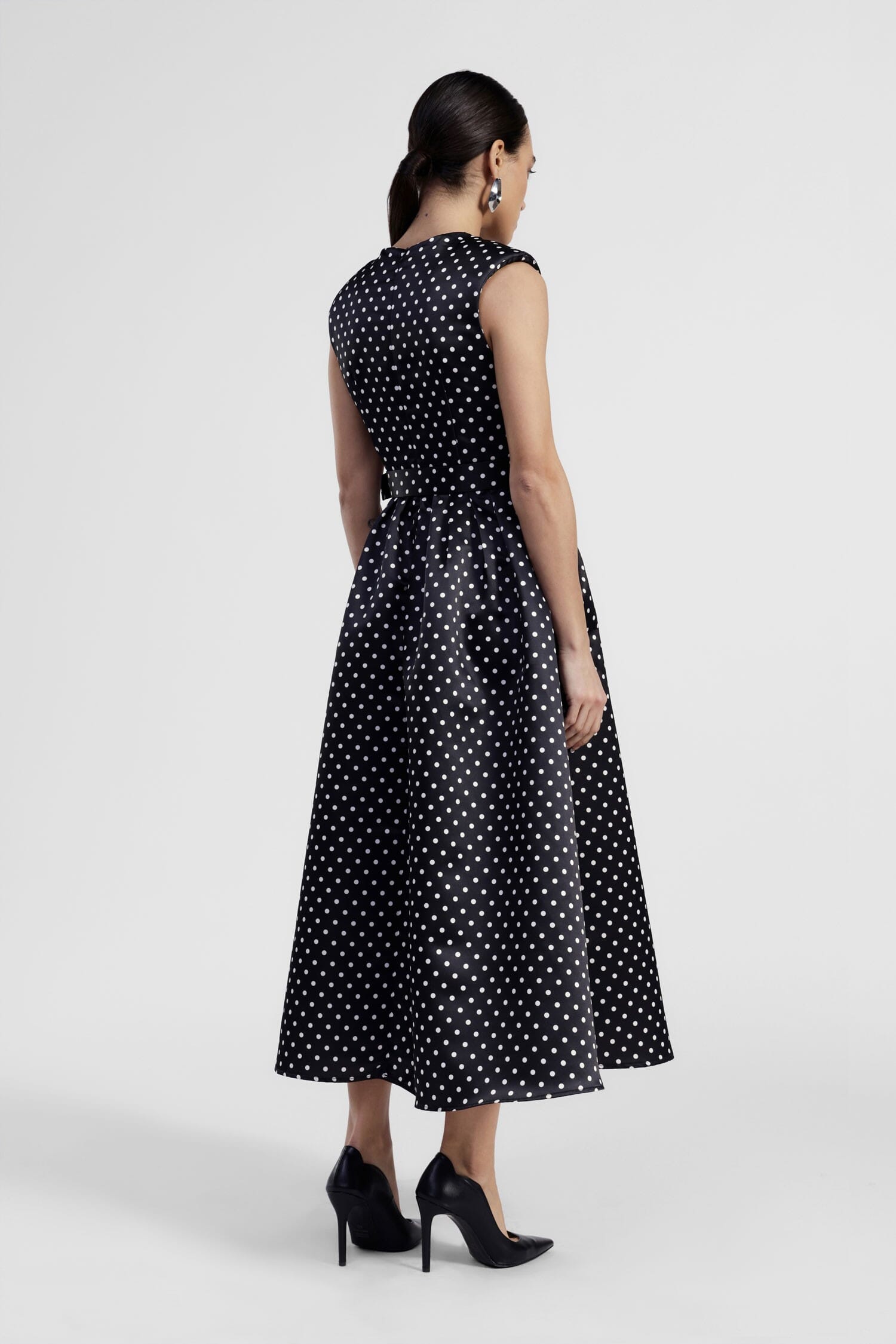 Robe longue sans manches à pois avec ceinture Dixie