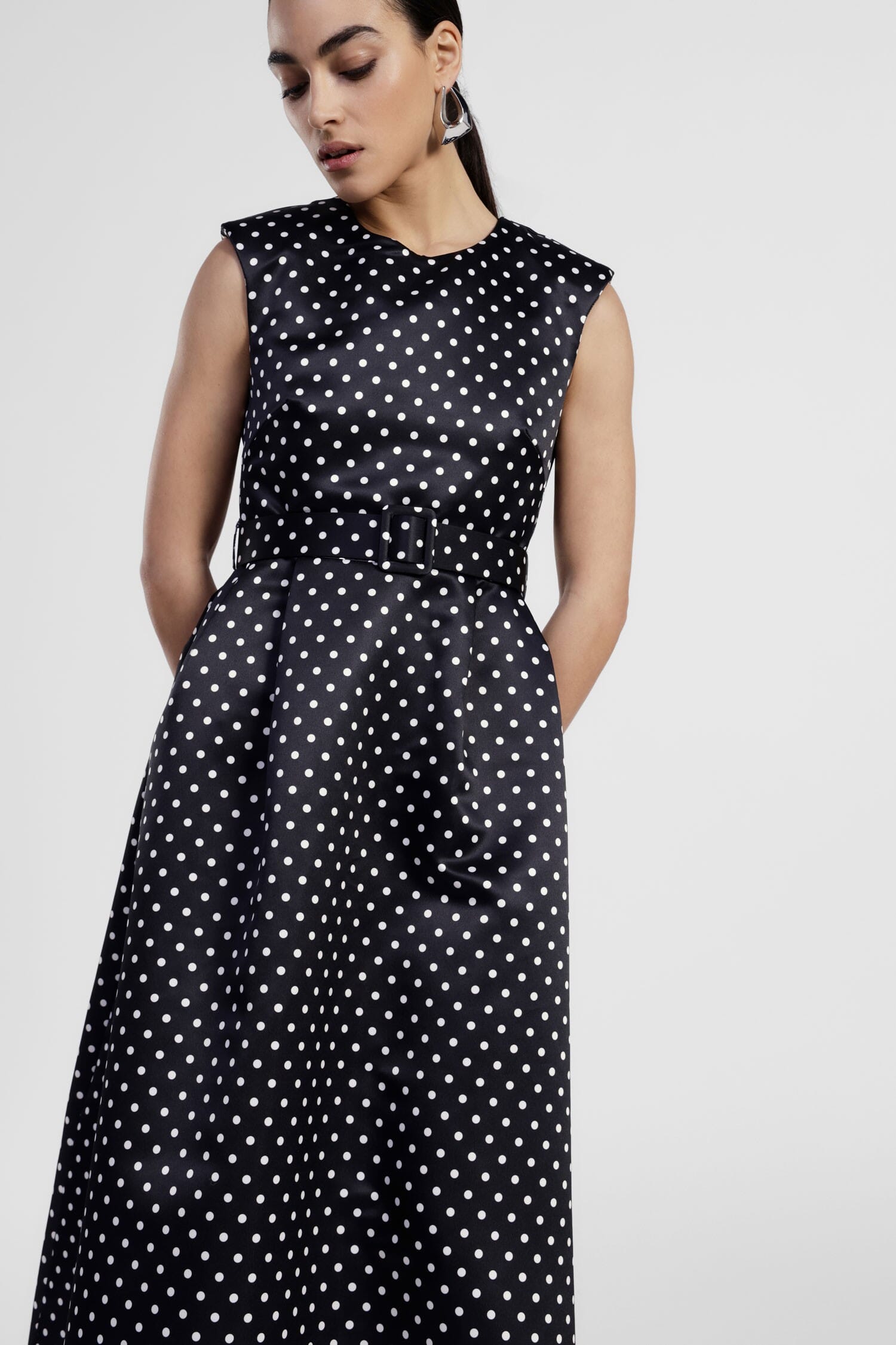 Robe longue sans manches à pois avec ceinture Dixie