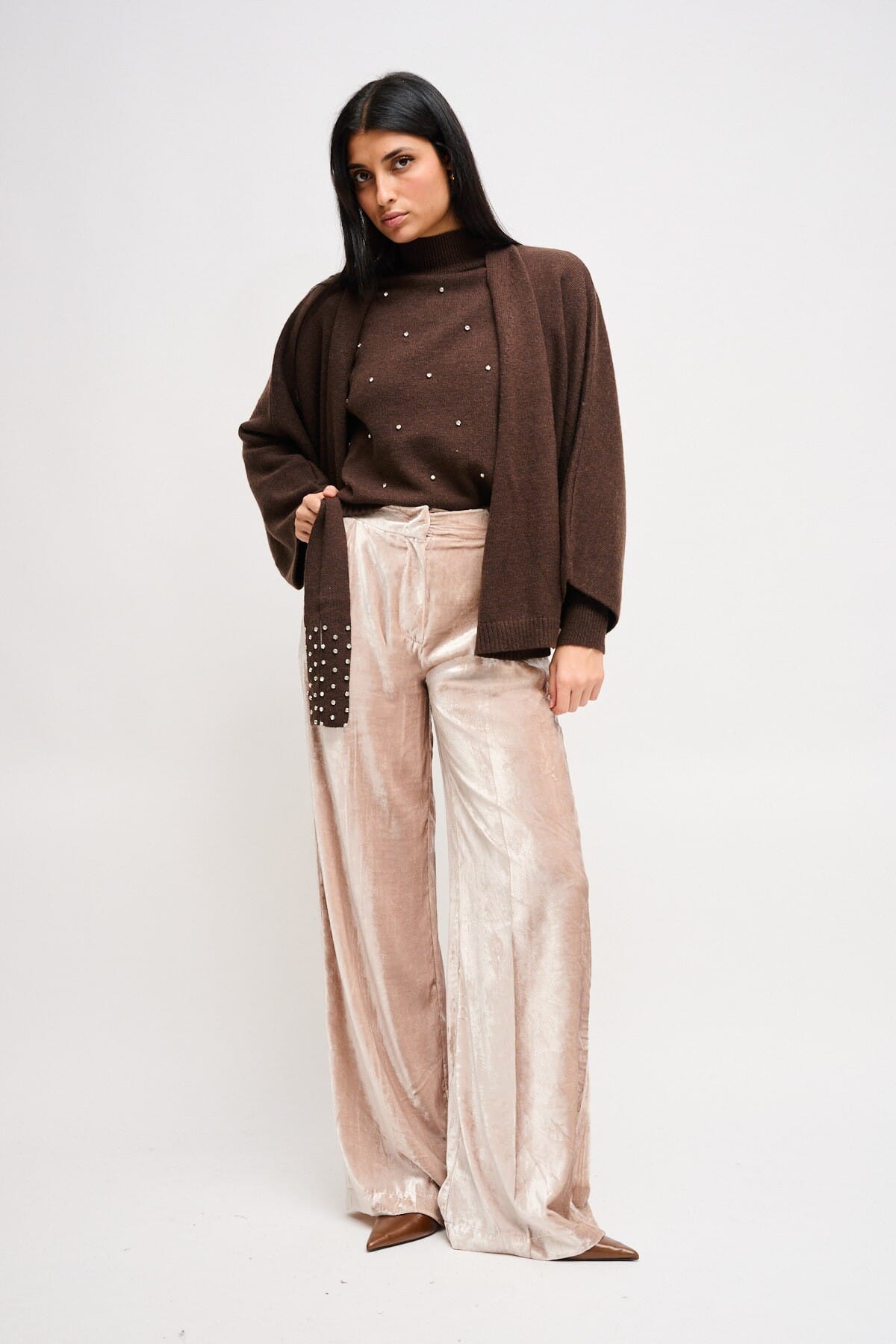 Maryley - Pull à col roulé orné d'appliqués ornés de bijoux