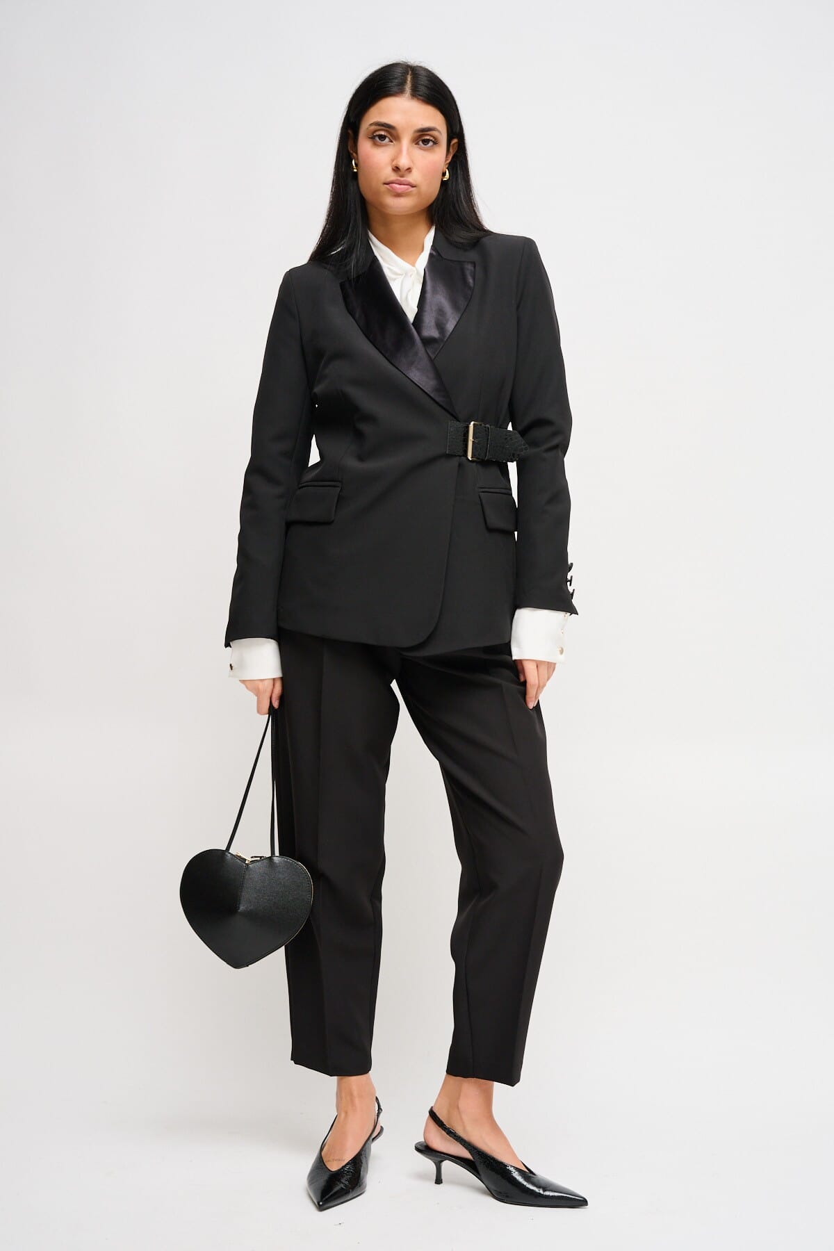 Pantaloni Carrot Con Dettagli In Raso Maryley