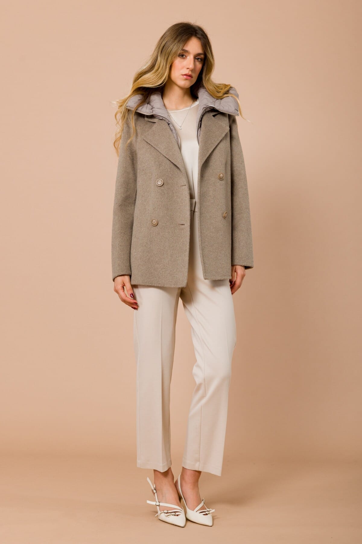 Cappotto Corto Doppiopetto Con Ecopiumino Abbinato Con Cappuccio Maryley