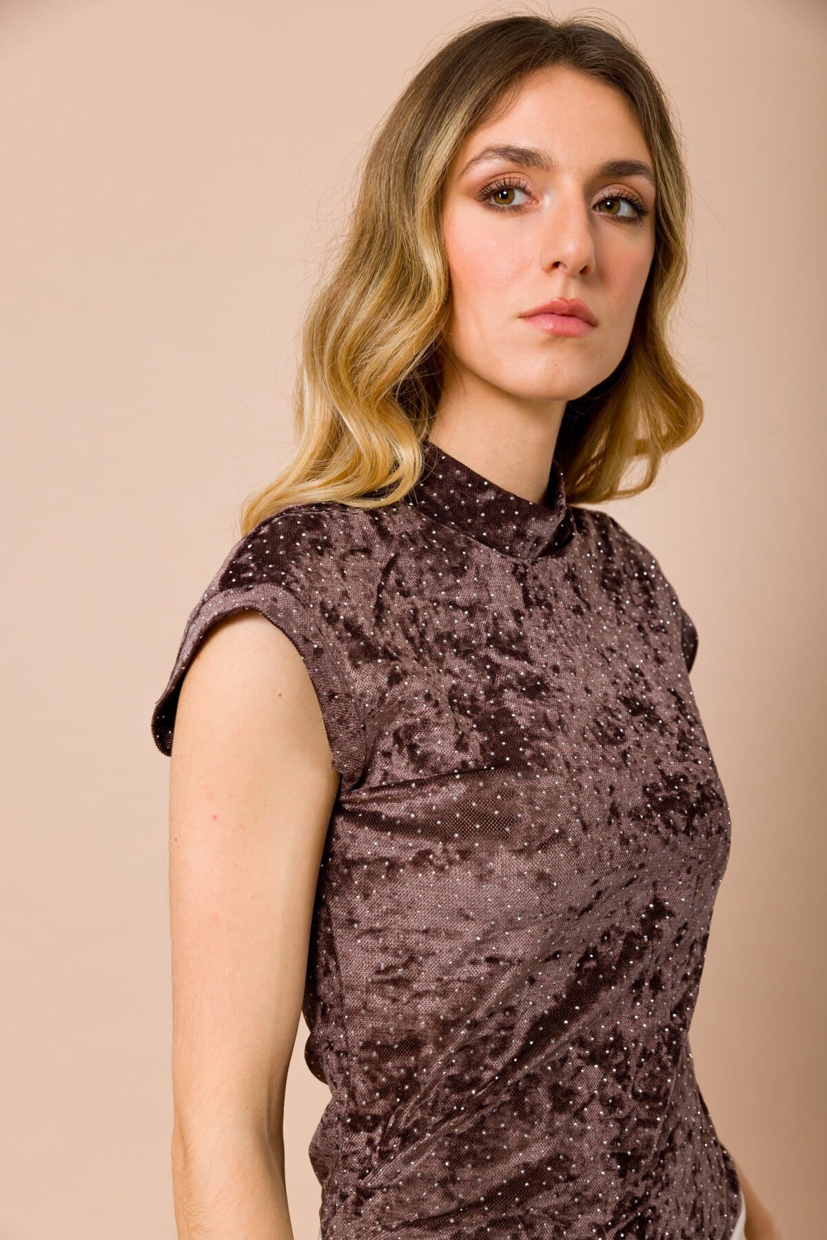 Top Smanicato Lupetto Con Strass Allover Maryley