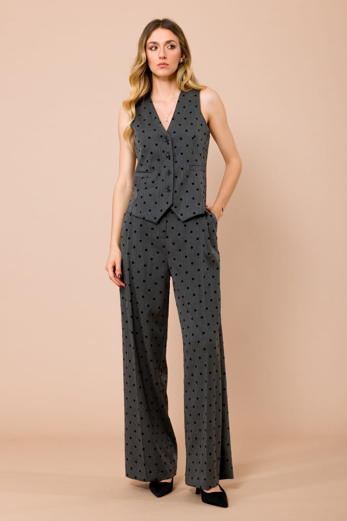 Pantalone Palazzo Con Pois Floccato. Pieghe Sul Davanti E Cintura In Vita Maryley