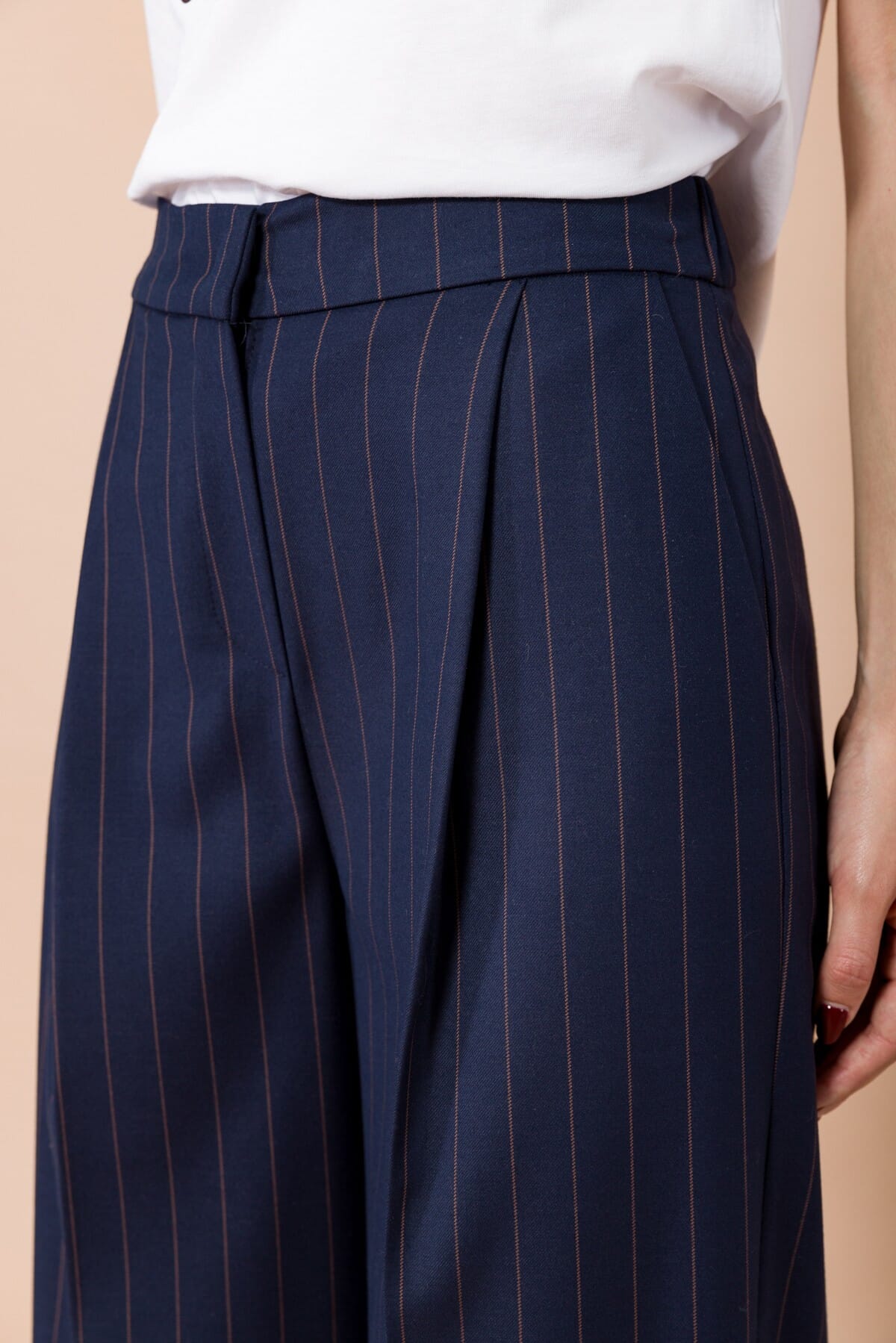 Pantalone Palazzo Gessato Con Pieghe Sul Davanti Ed Elastico In Vita Maryley