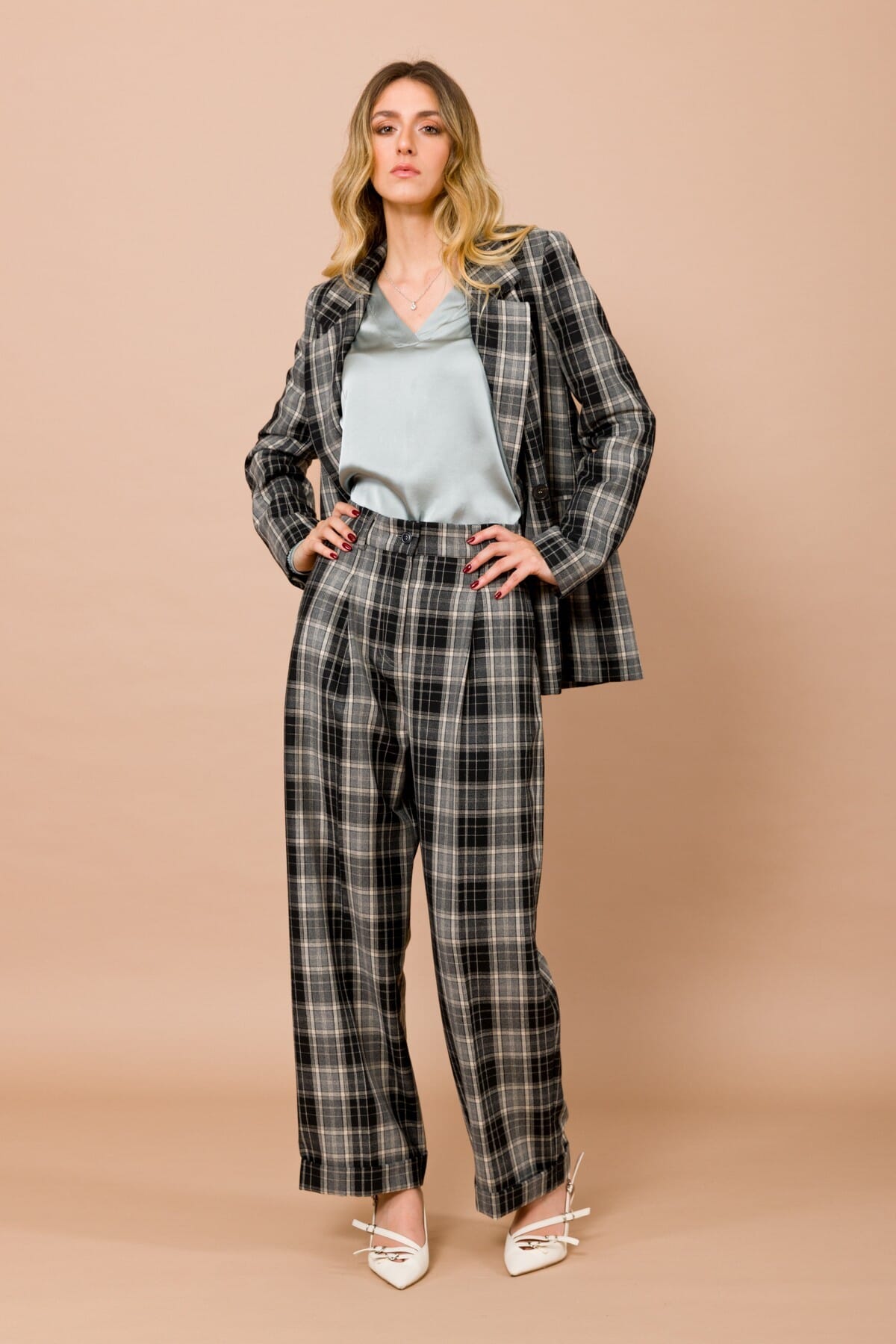 Pantalone In Check Con Risvolto E Tasche Applicate Nel Retro Maryley