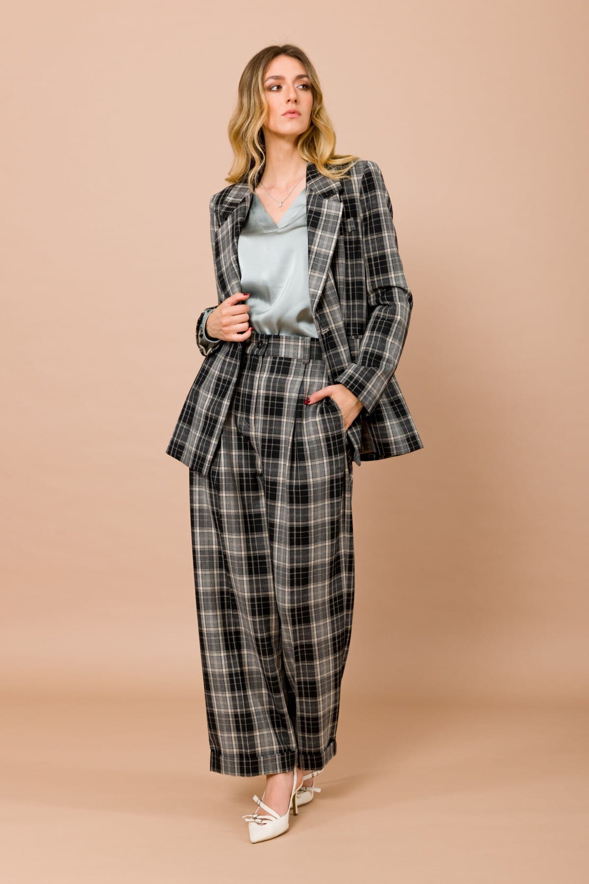 Pantalone In Check Con Risvolto E Tasche Applicate Nel Retro Maryley