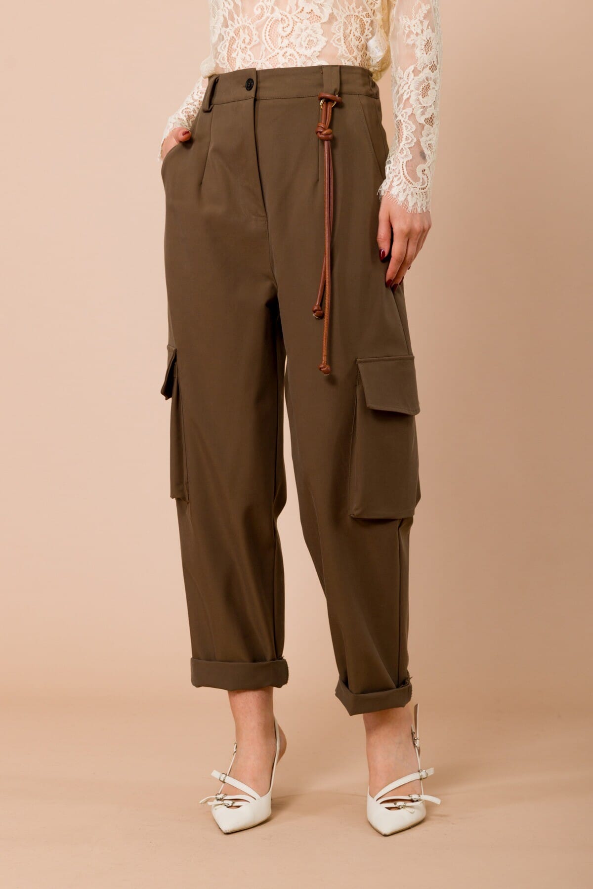 Pantalone Cargo Con Elastico In Vita Nel Retro E Charms Sul Davanti Maryley