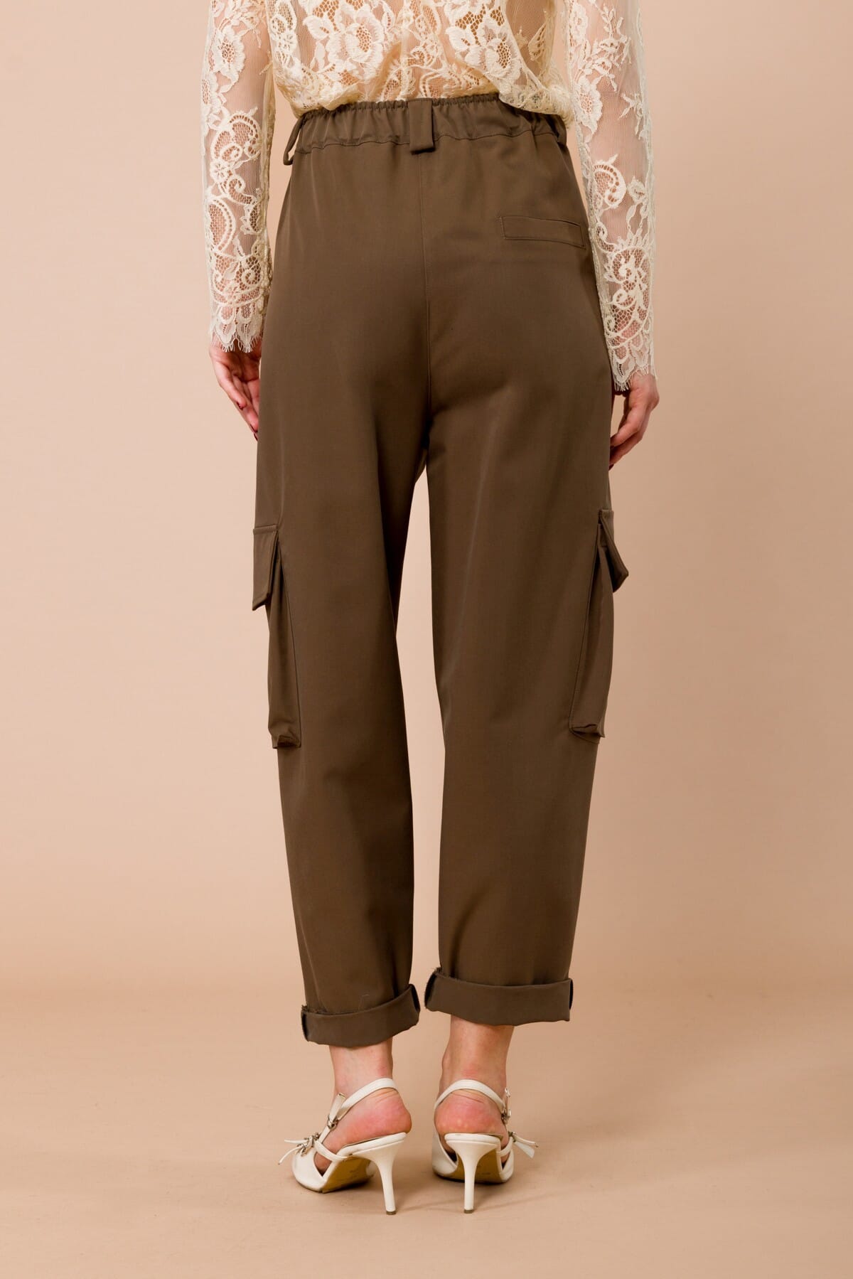 Pantalone Cargo Con Elastico In Vita Nel Retro E Charms Sul Davanti Maryley