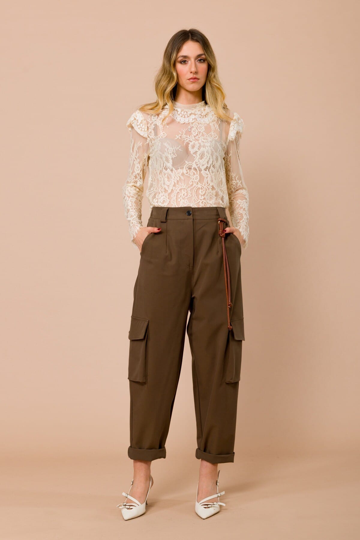 Pantalone Cargo Con Elastico In Vita Nel Retro E Charms Sul Davanti Maryley