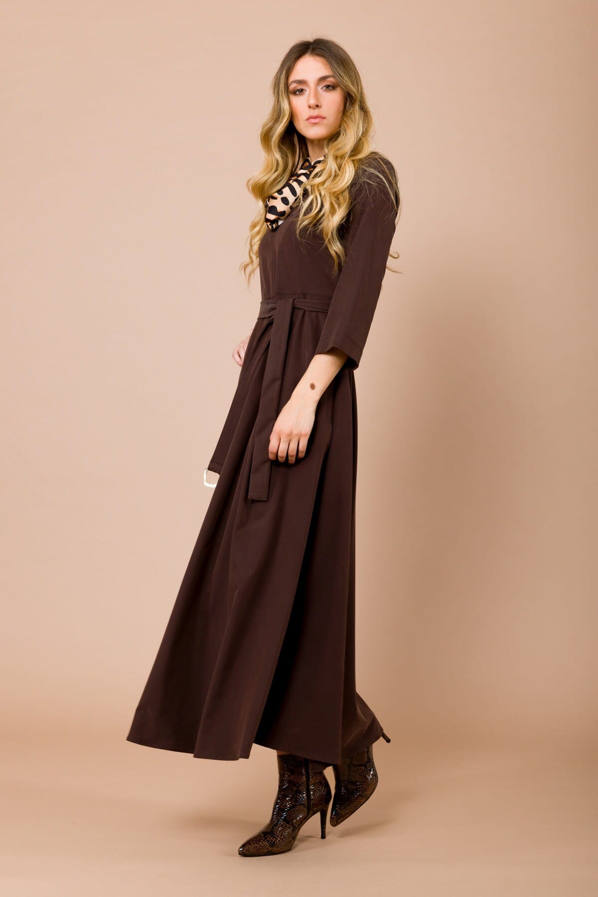 Abito Lungo Con Manica A 3/4. Cintura In Vita E Foulard Abbinato Maryley