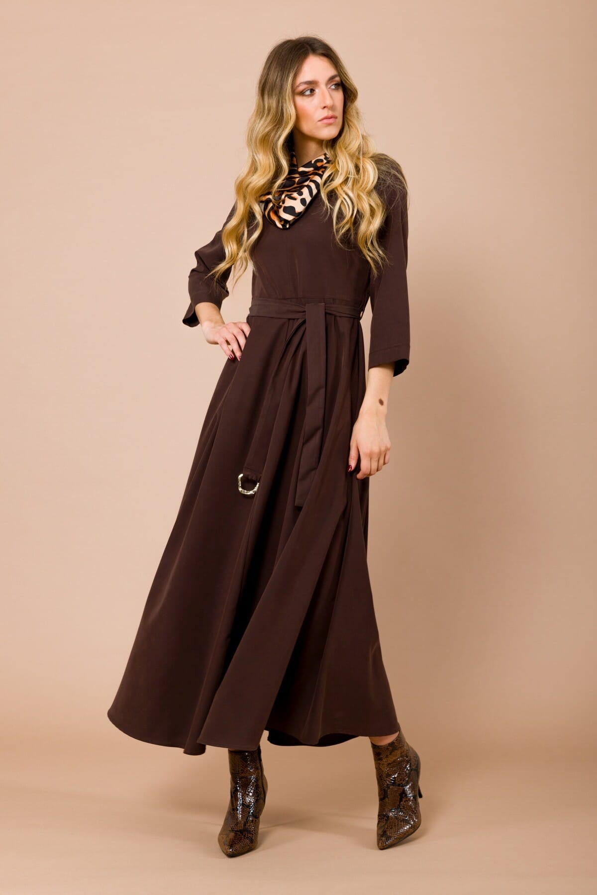 Abito Lungo Con Manica A 3/4. Cintura In Vita E Foulard Abbinato Maryley