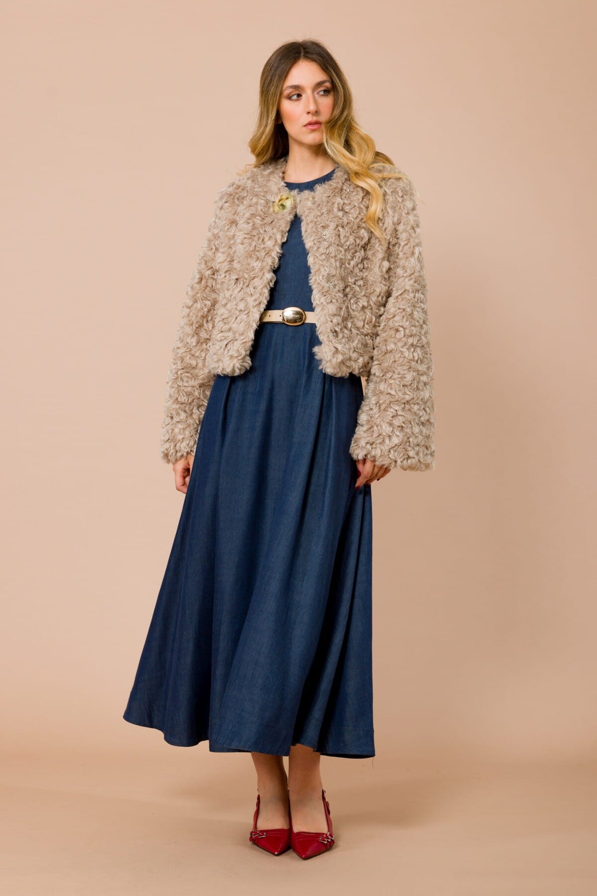 Abito Lungo Smanicato Con Cintura In Vita E Gonna Svasata Maryley