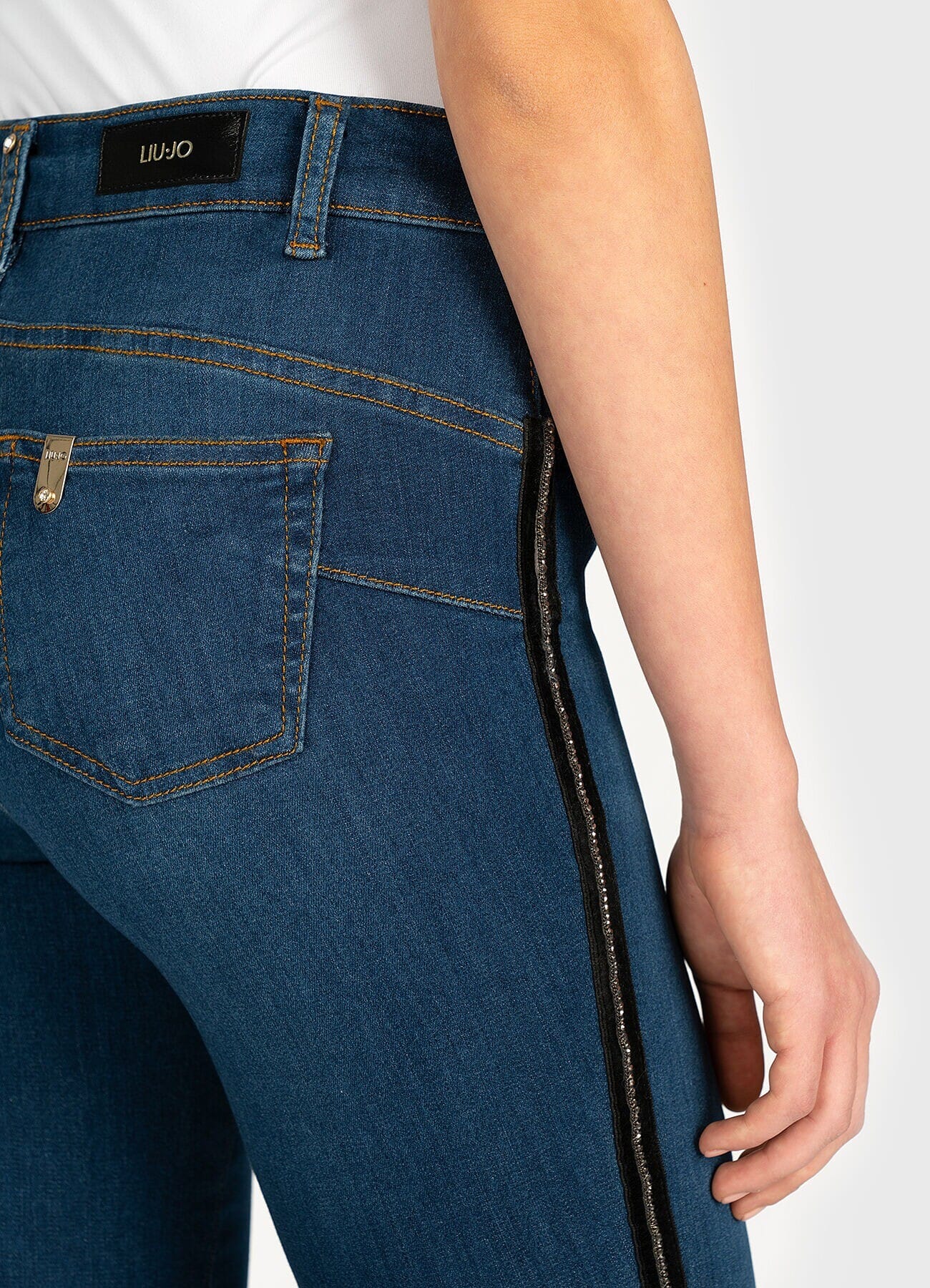 Denim A Vita Alta Con Cristalli Sulla Banda Laterale