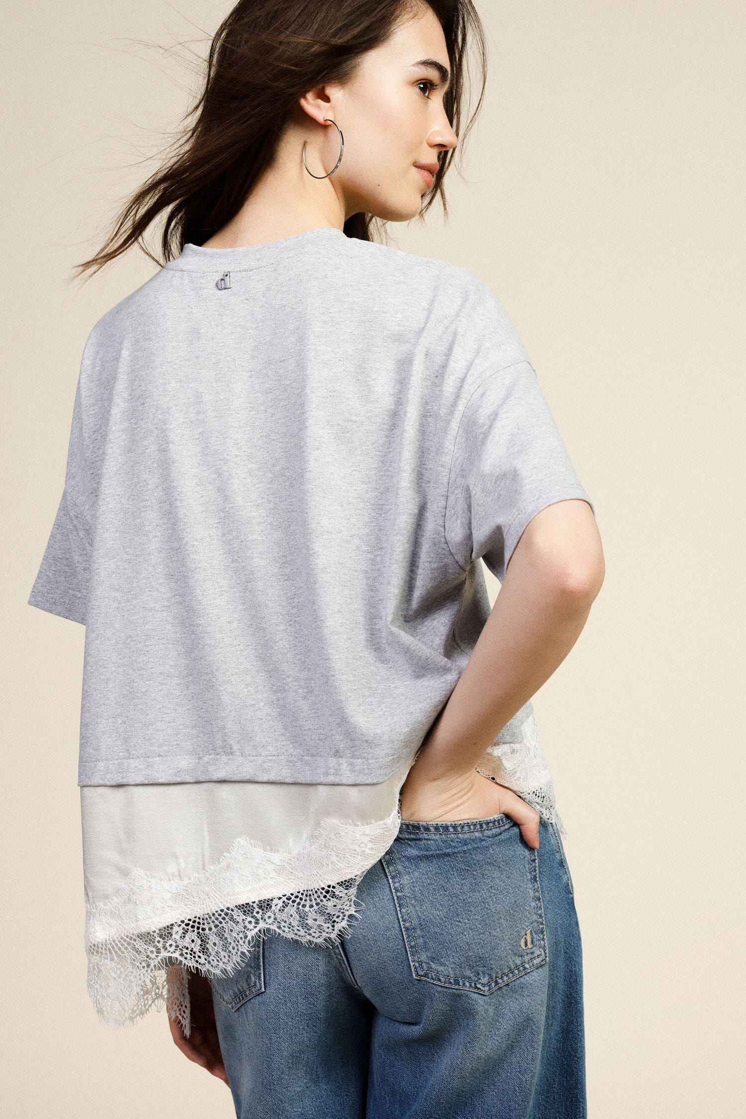 T-Shirt Corta Con Bordo In Pizzo Asimmetrico Dixie