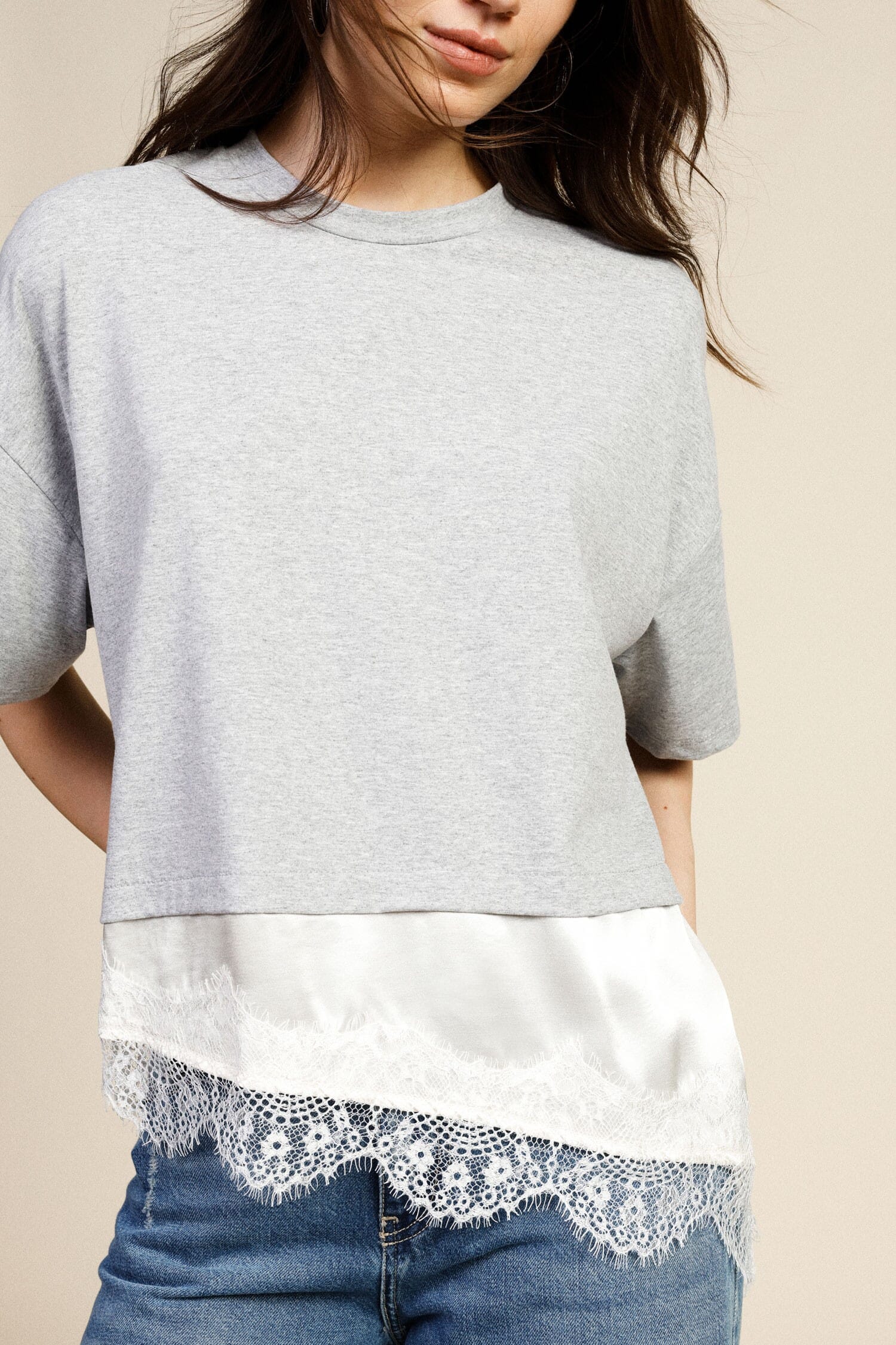 T-Shirt Corta Con Bordo In Pizzo Asimmetrico Dixie