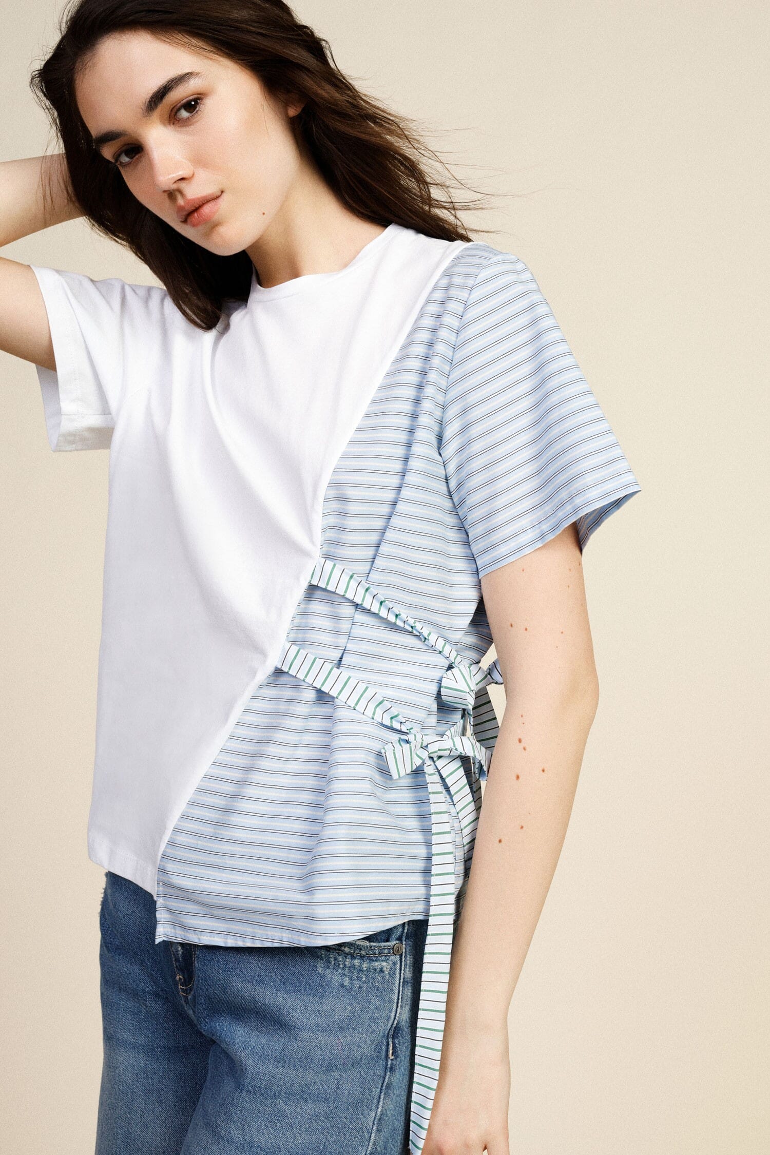 T-Shirt Manica Corta Asimmetrica Con Fiocchi Dixie