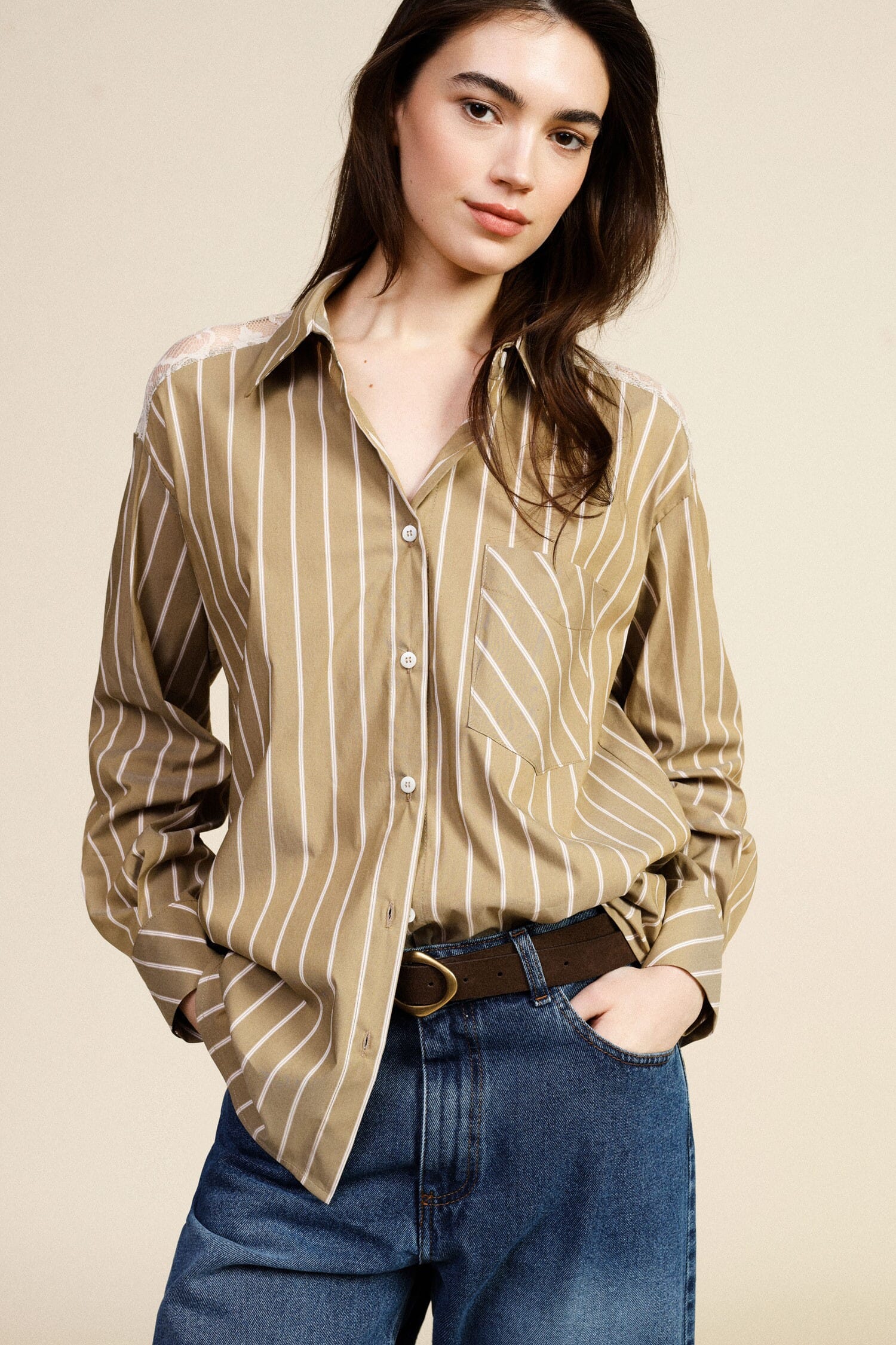 Chemise rayée avec poche et épaules en dentelle Dixie