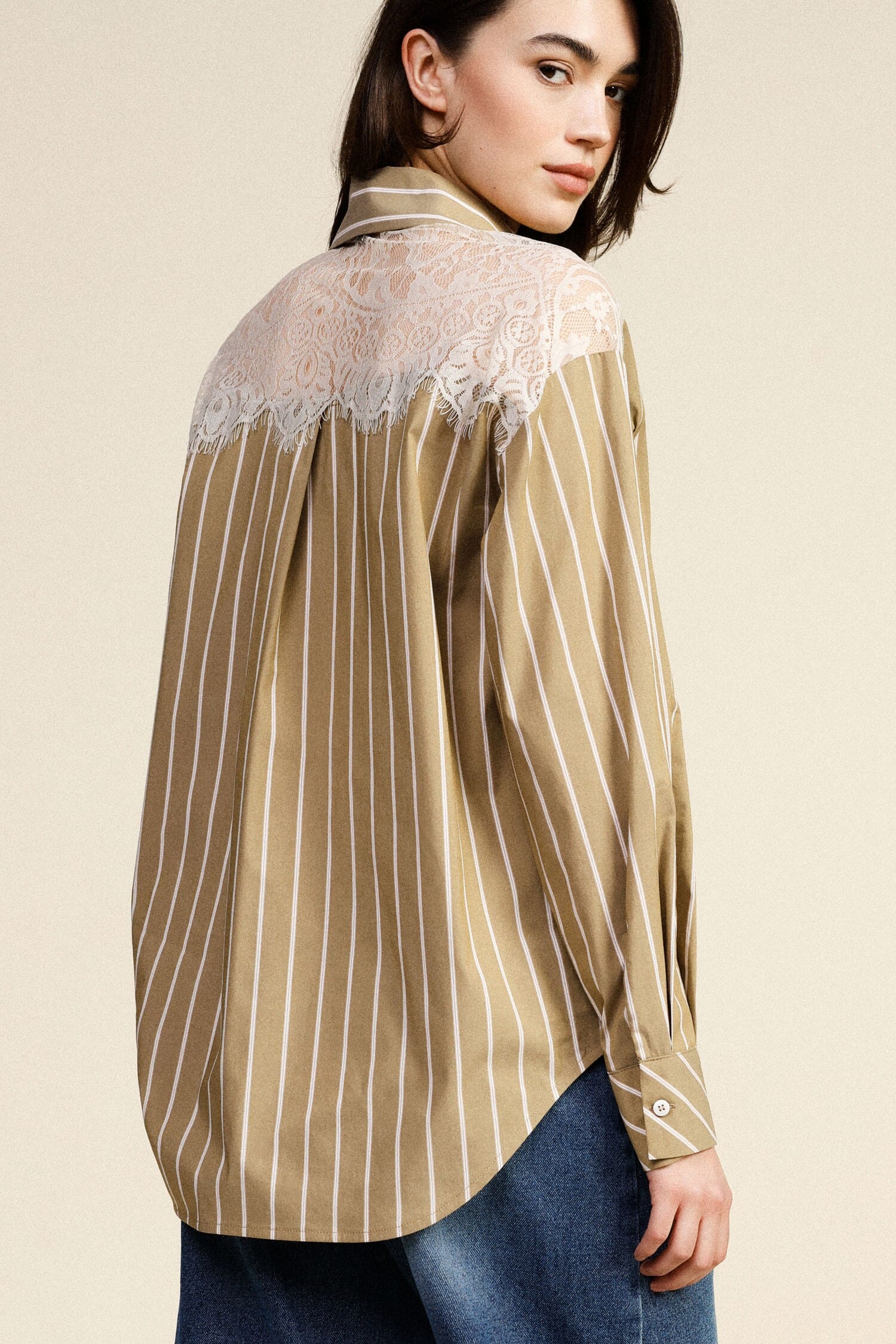 Chemise rayée avec poche et épaules en dentelle Dixie