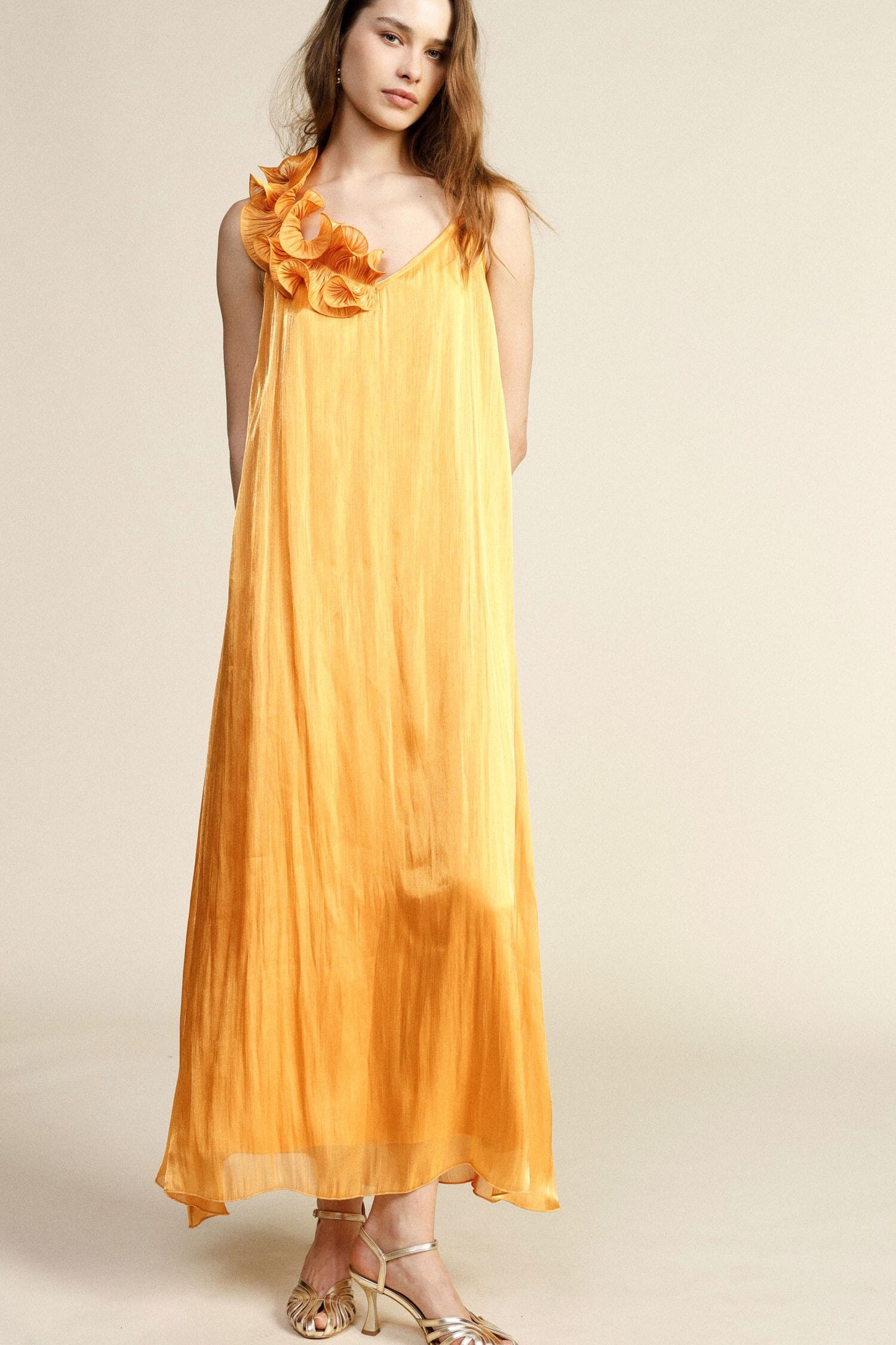 Robe longue avec bretelles et volant décoratif Dixie