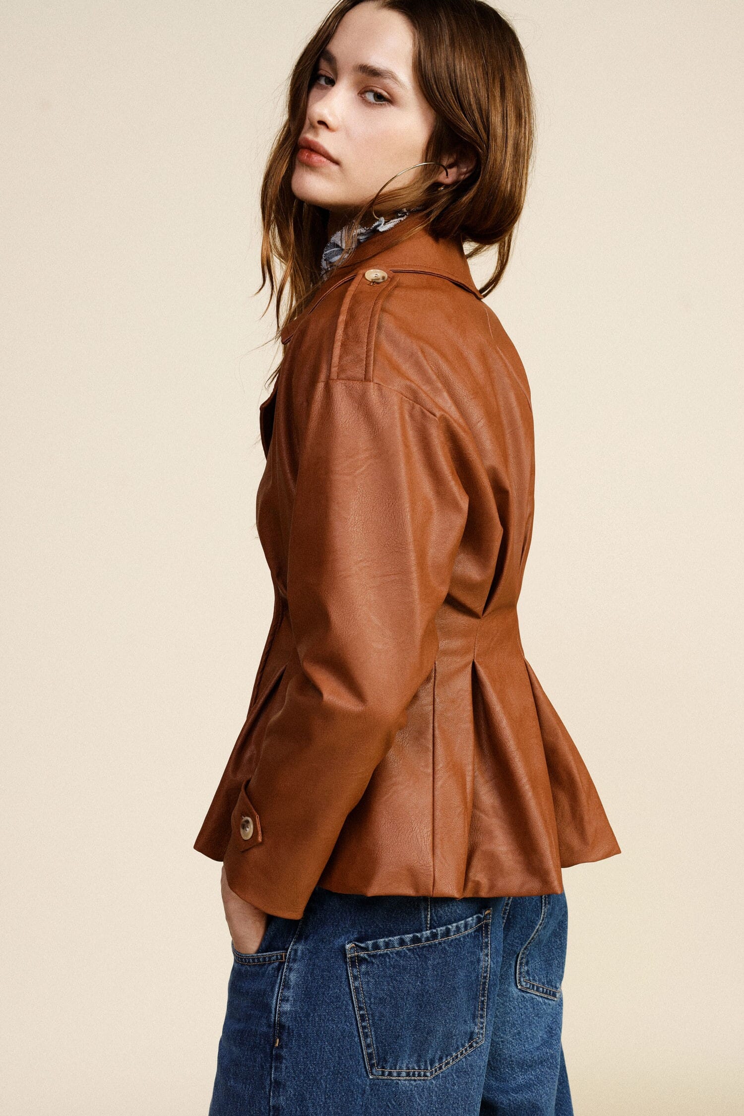 Short Double-breasted Blazer With Buttons And Wide Revers Dixie