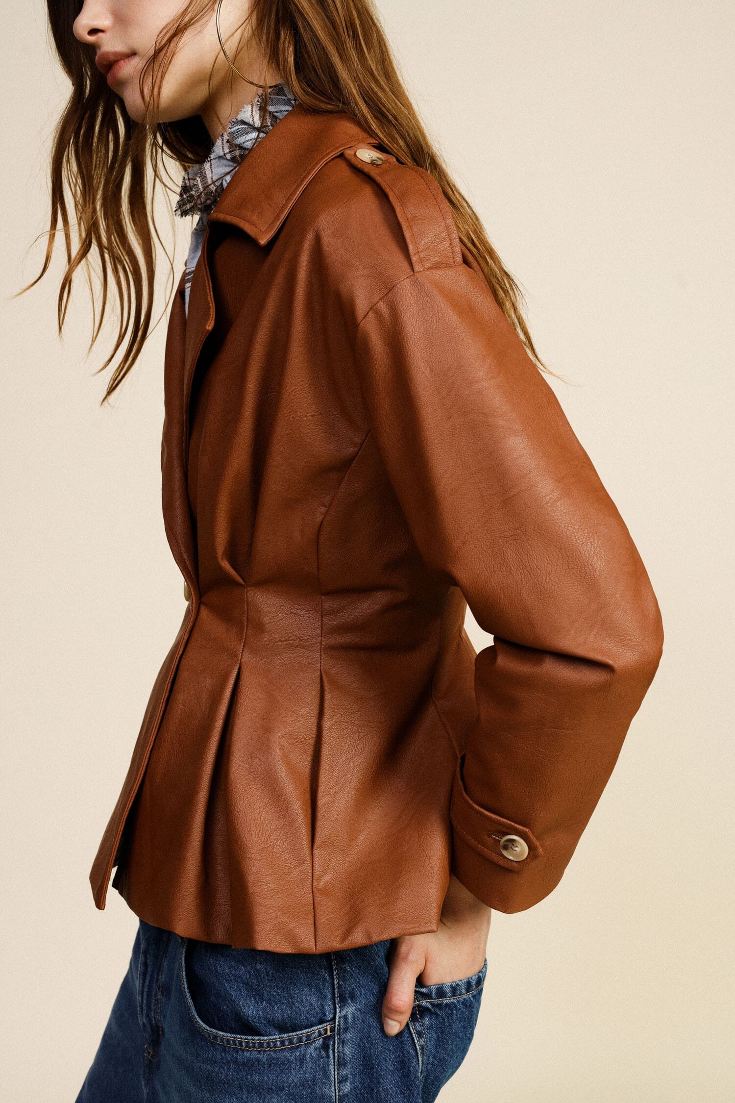 Short Double-breasted Blazer With Buttons And Wide Revers Dixie