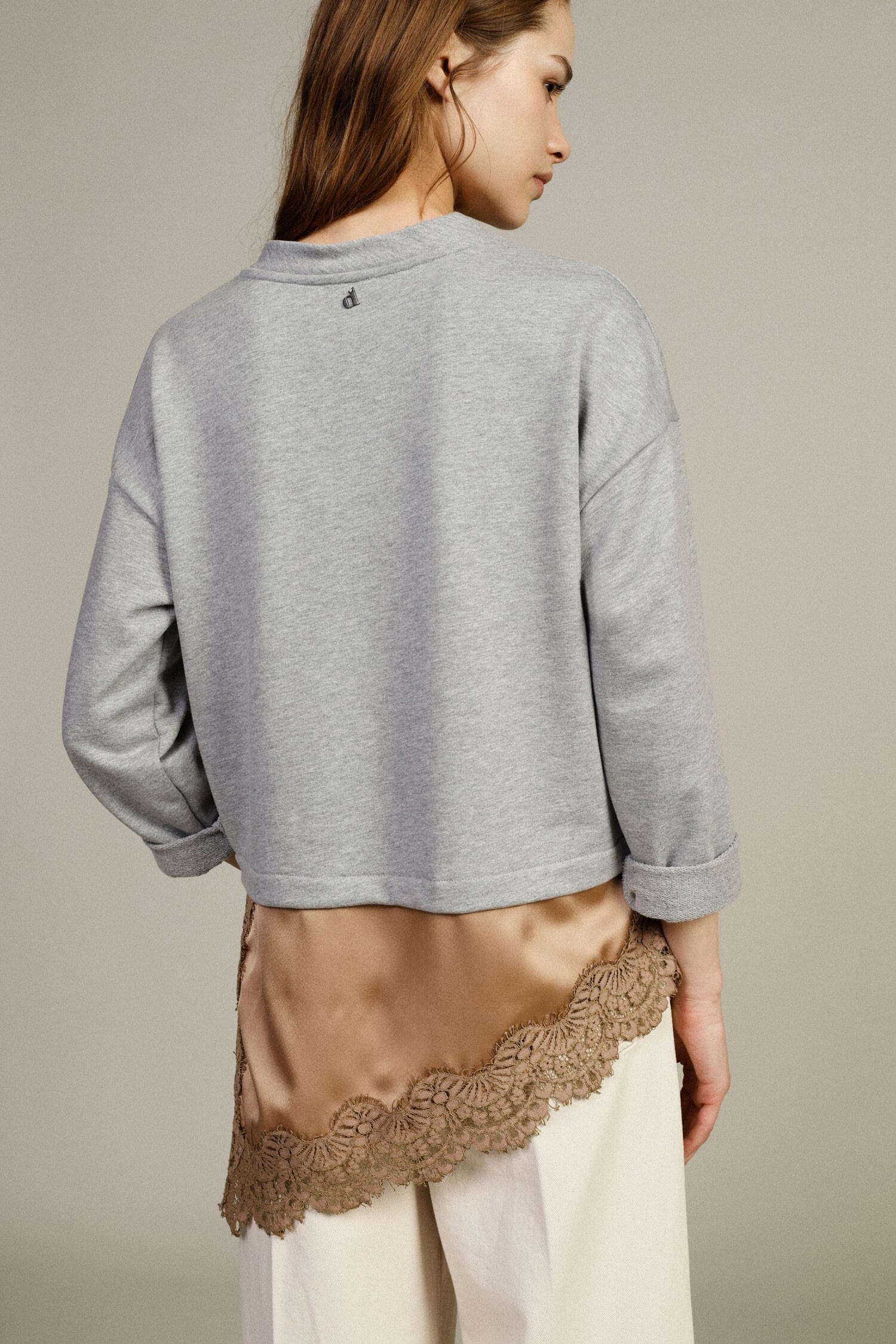 T-Shirt Maniche Lunghe Con Tasca E Bordo In Pizzo Dixie