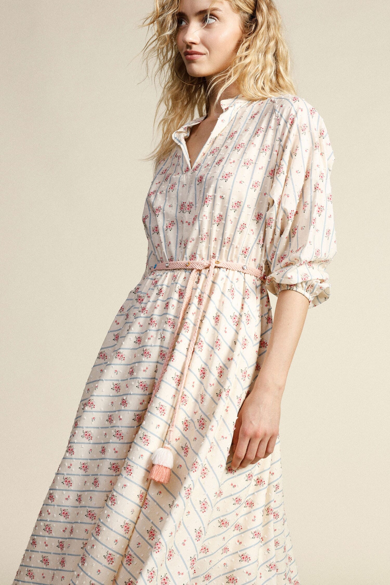 Robe longue à imprimé floral avec ceinture tressée Dixie