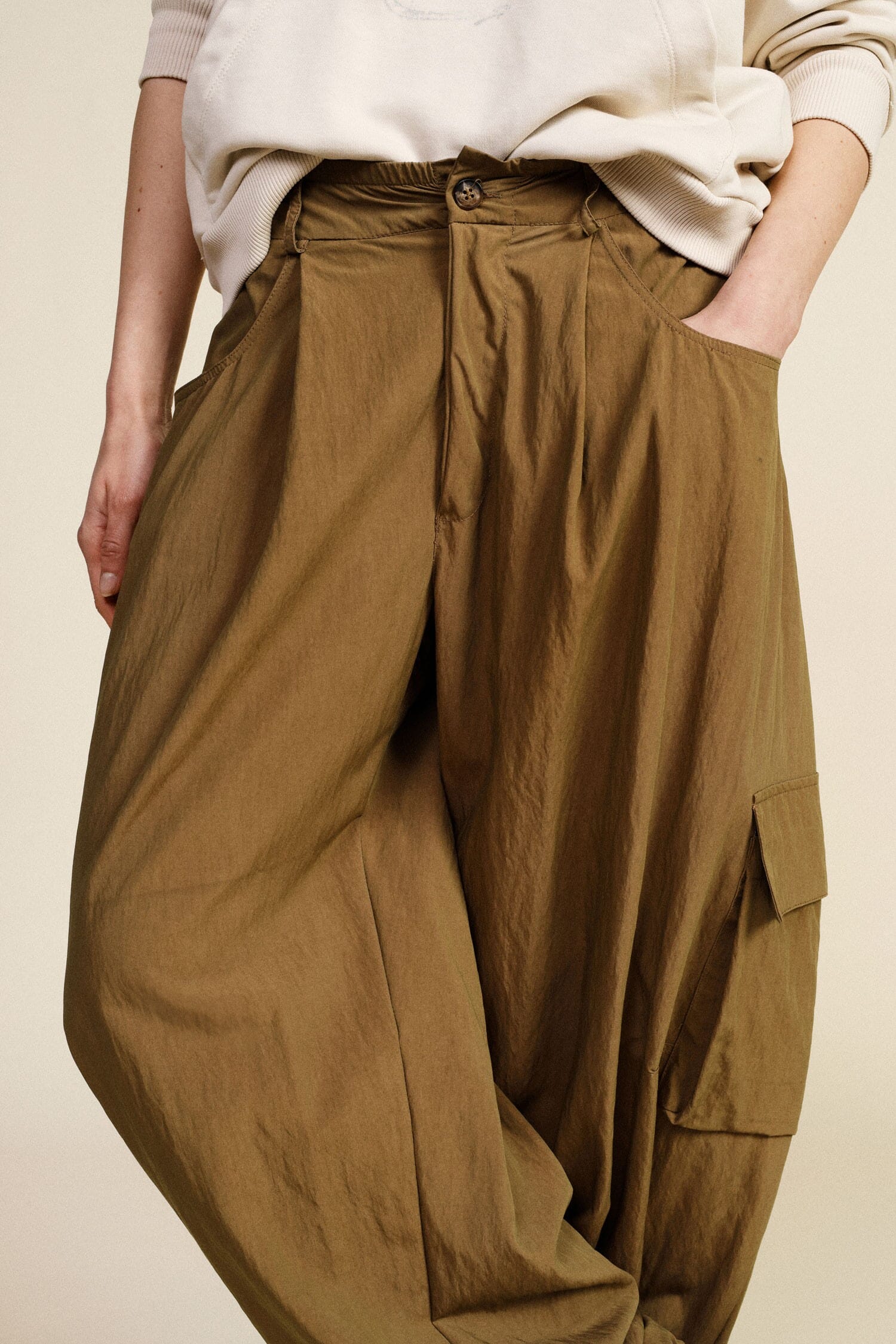 Wide Pants With Side Pockets And Adjustable Bottom Dixie