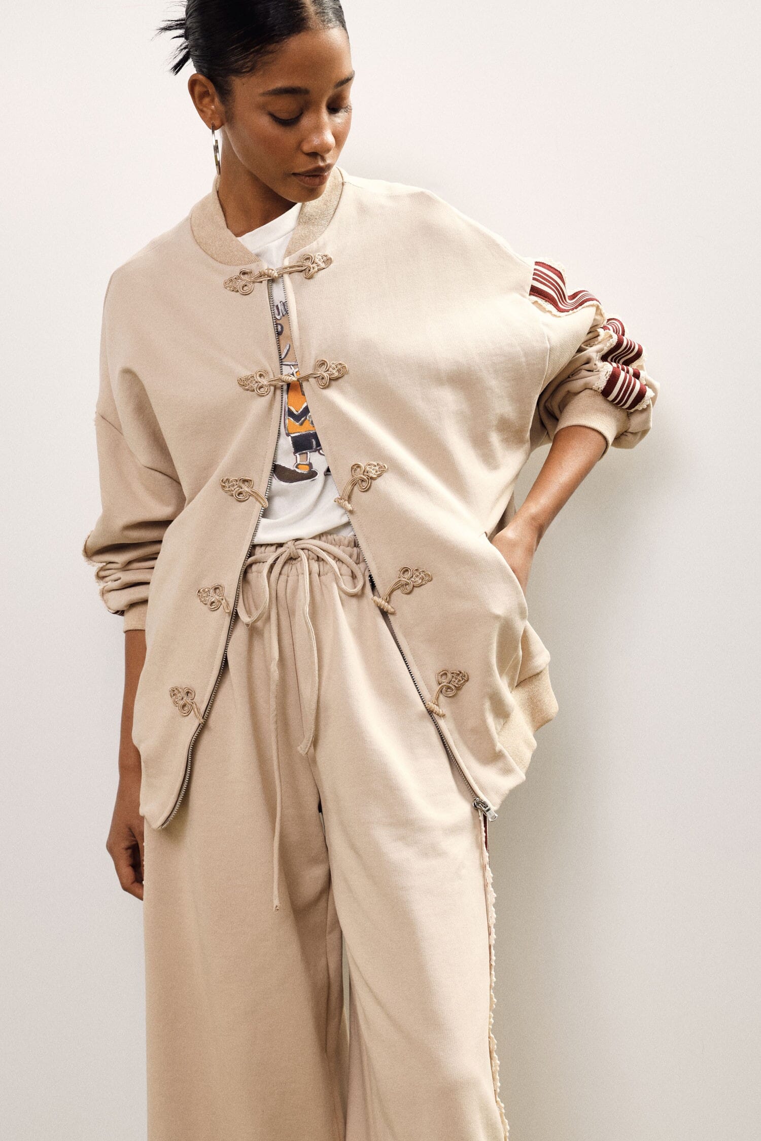 Sweatshirt Zip Détails Manches tressées Broderie Dixie