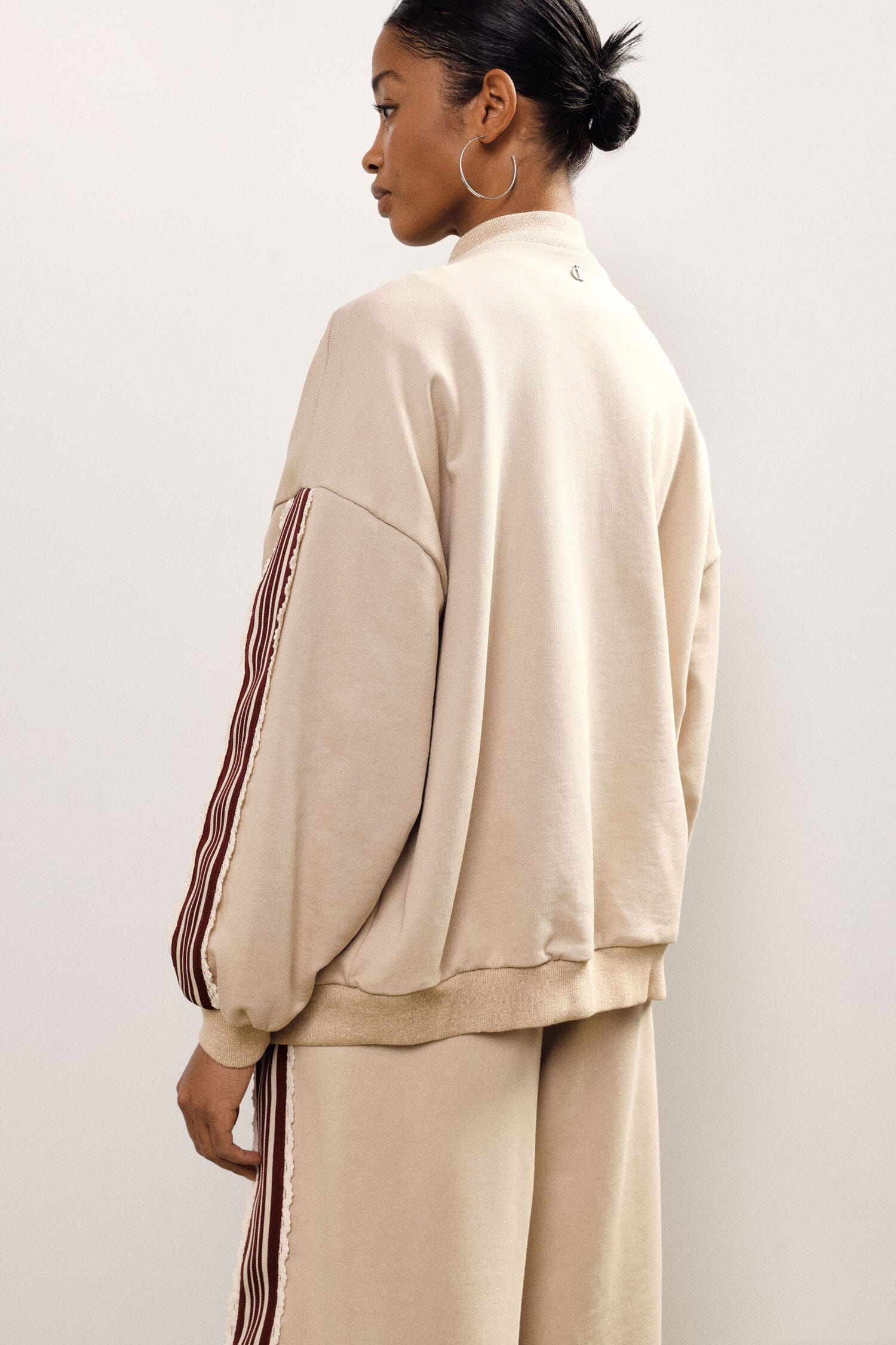 Sweatshirt Zip Détails Manches tressées Broderie Dixie